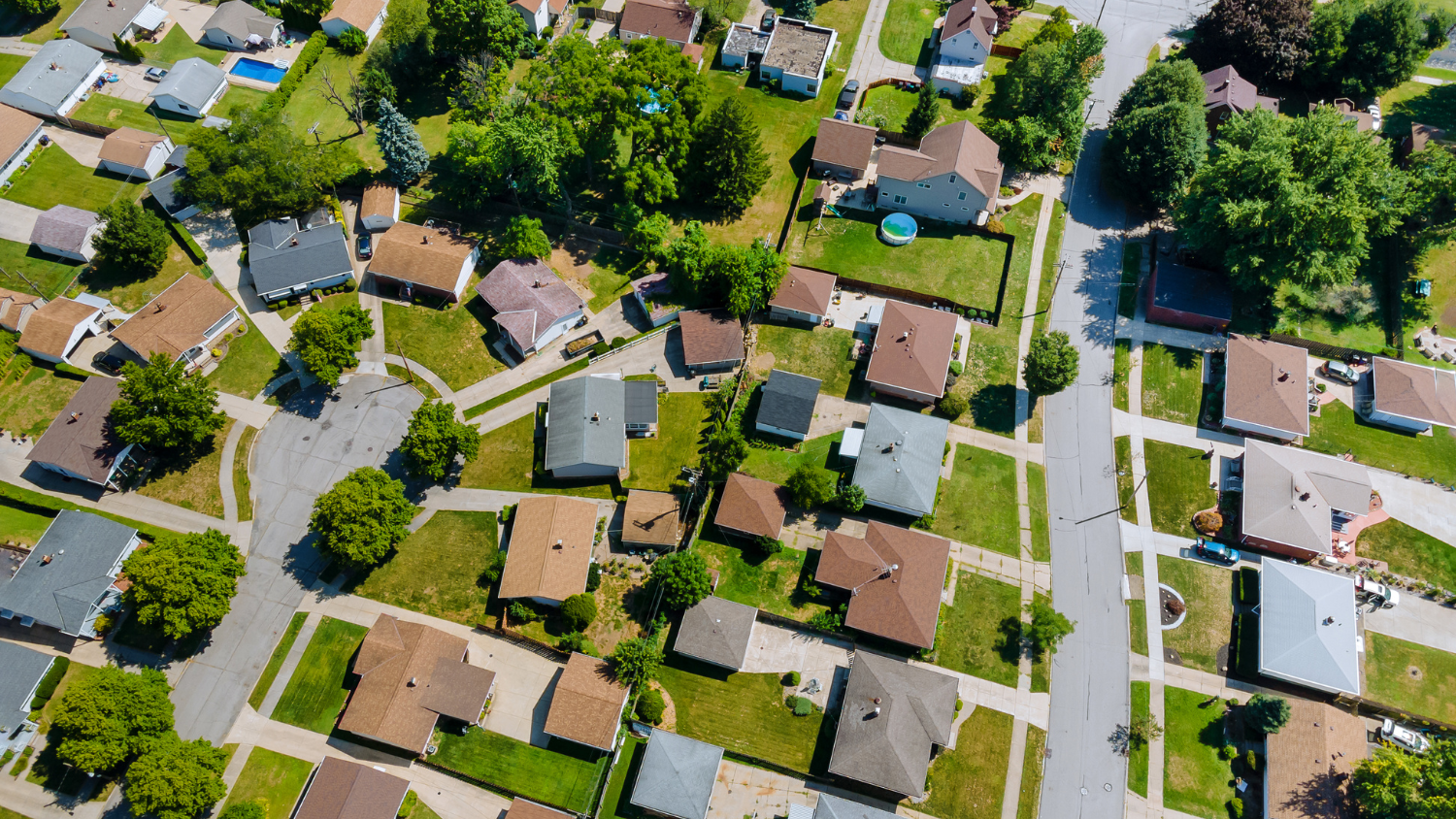 What to Look for in a Neighbourhood Before Buying a Home
