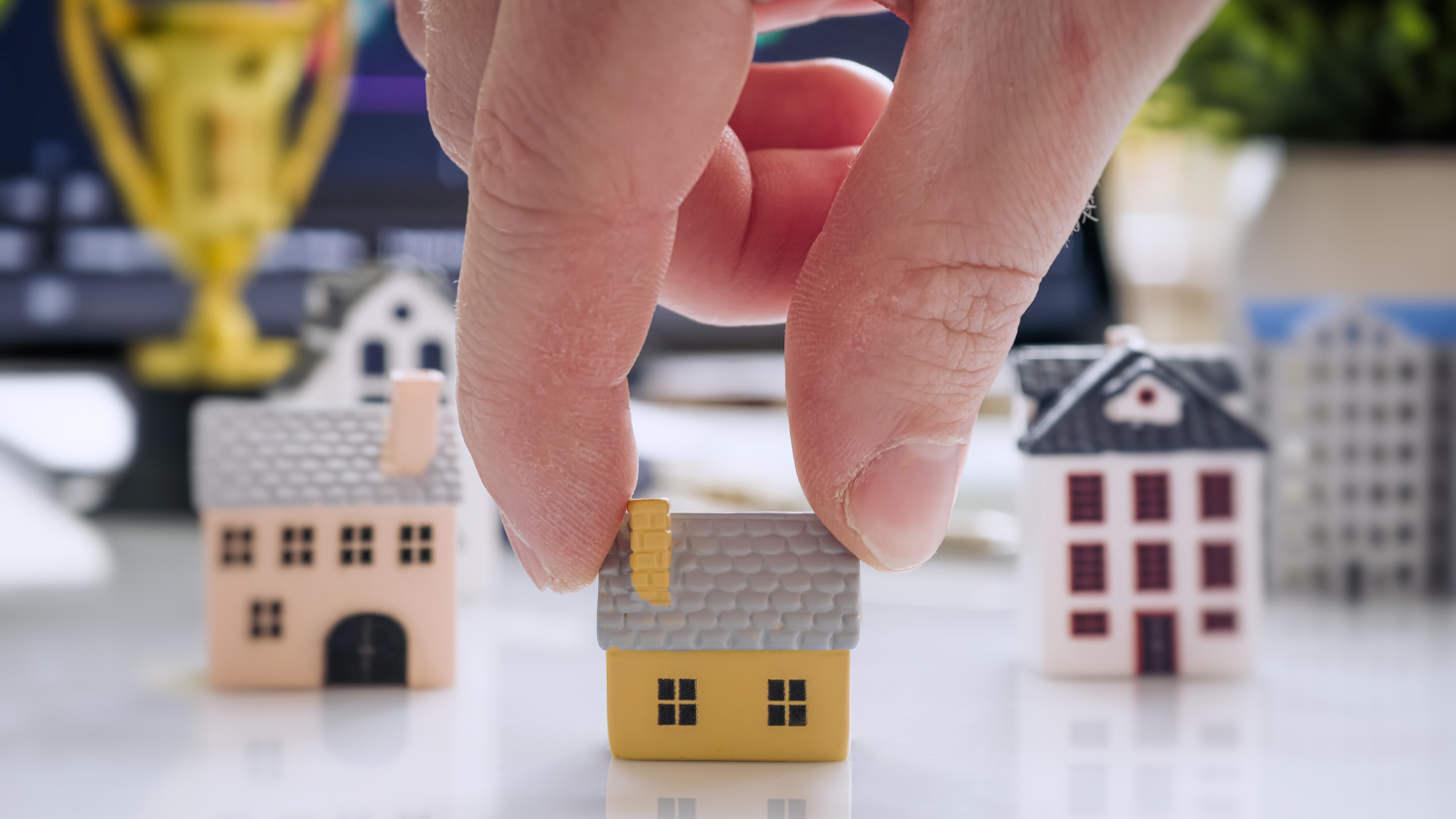 the difference between sectional title and freehold ownership