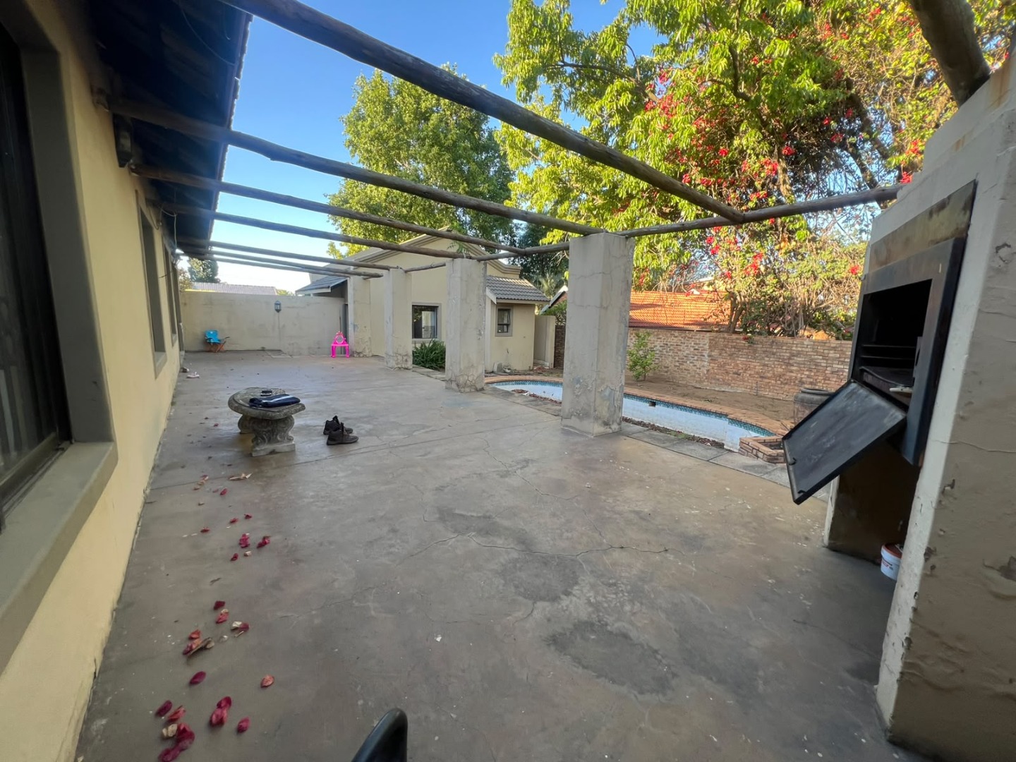 Verandah/Braai Area