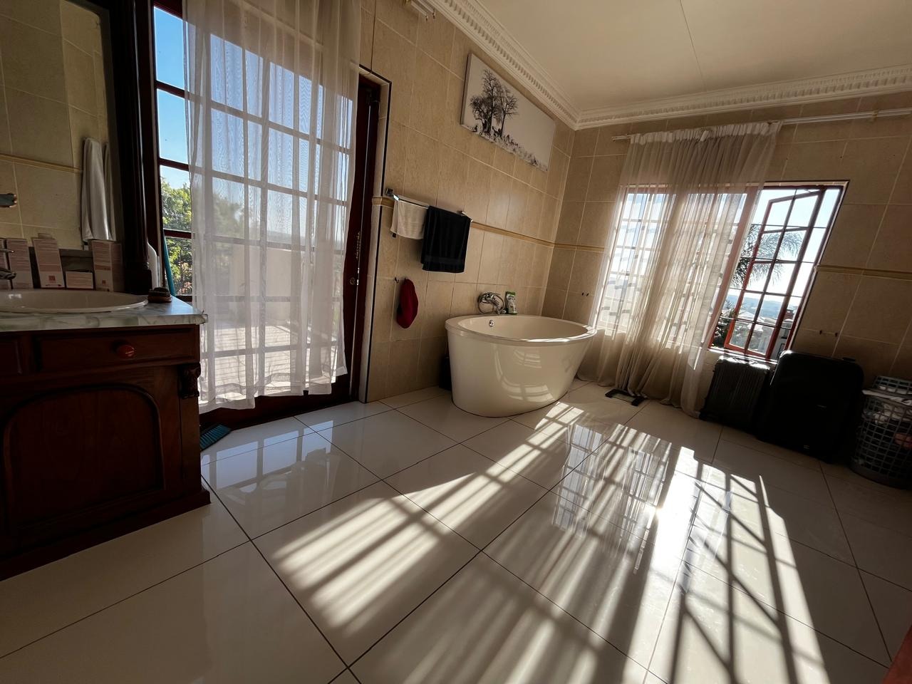 Main En-Suite