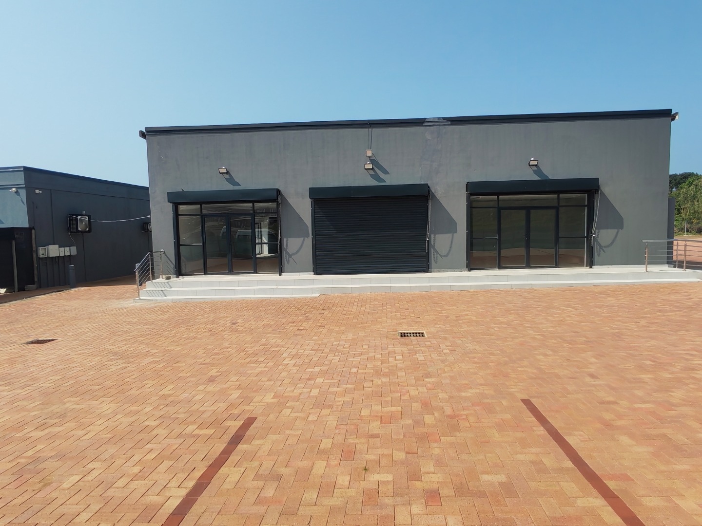 Commercial to Rent in Oslo Beach in Oslo Beach