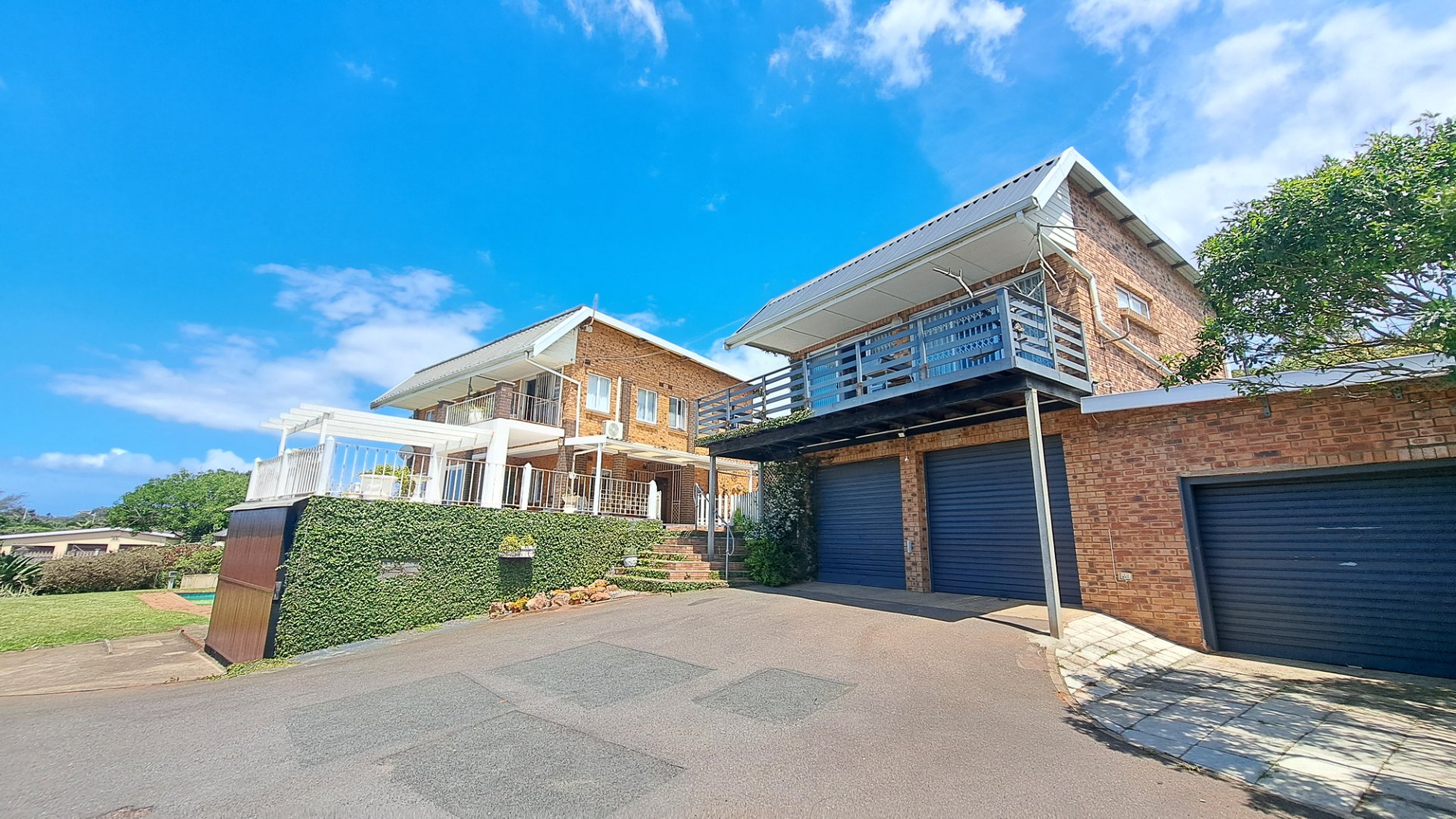 6 Bedroom House for Sale in Umzumbe in Umzumbe