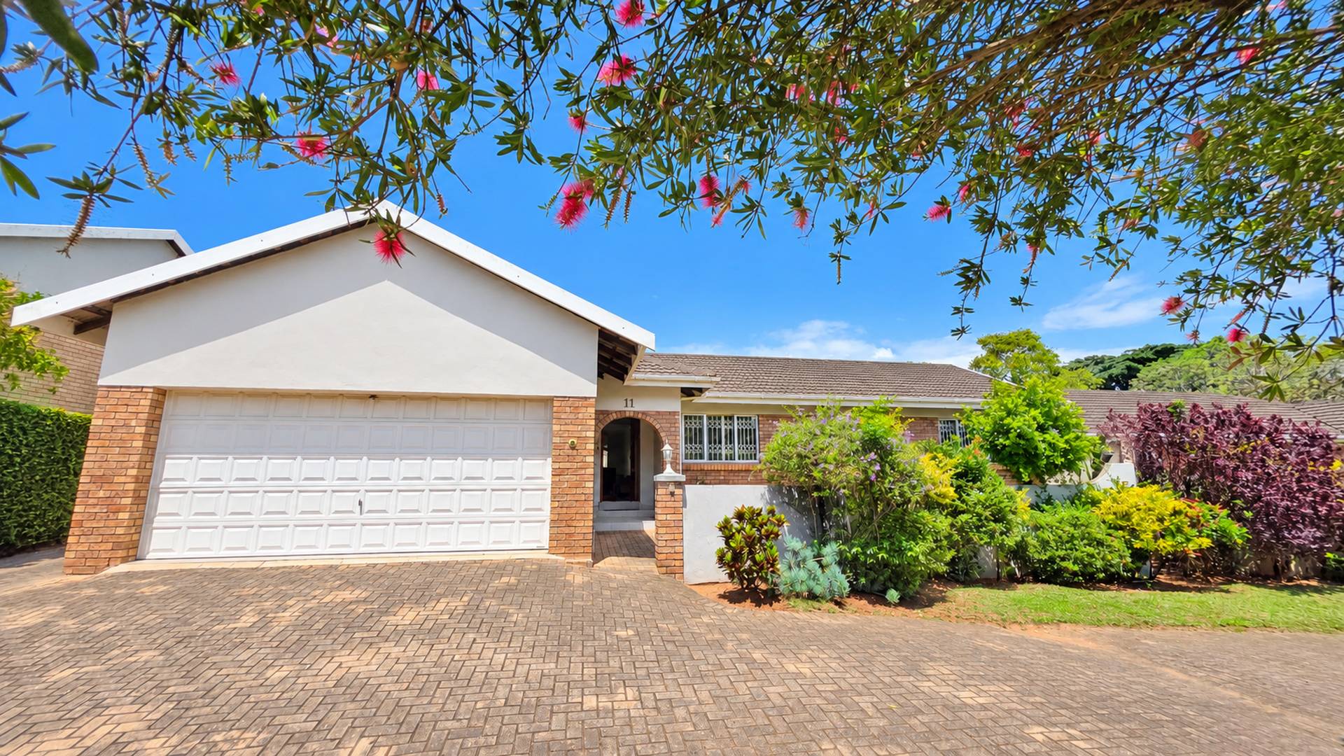 3 Bedroom Townhouse for Sale in Manaba Beach in Manaba Beach