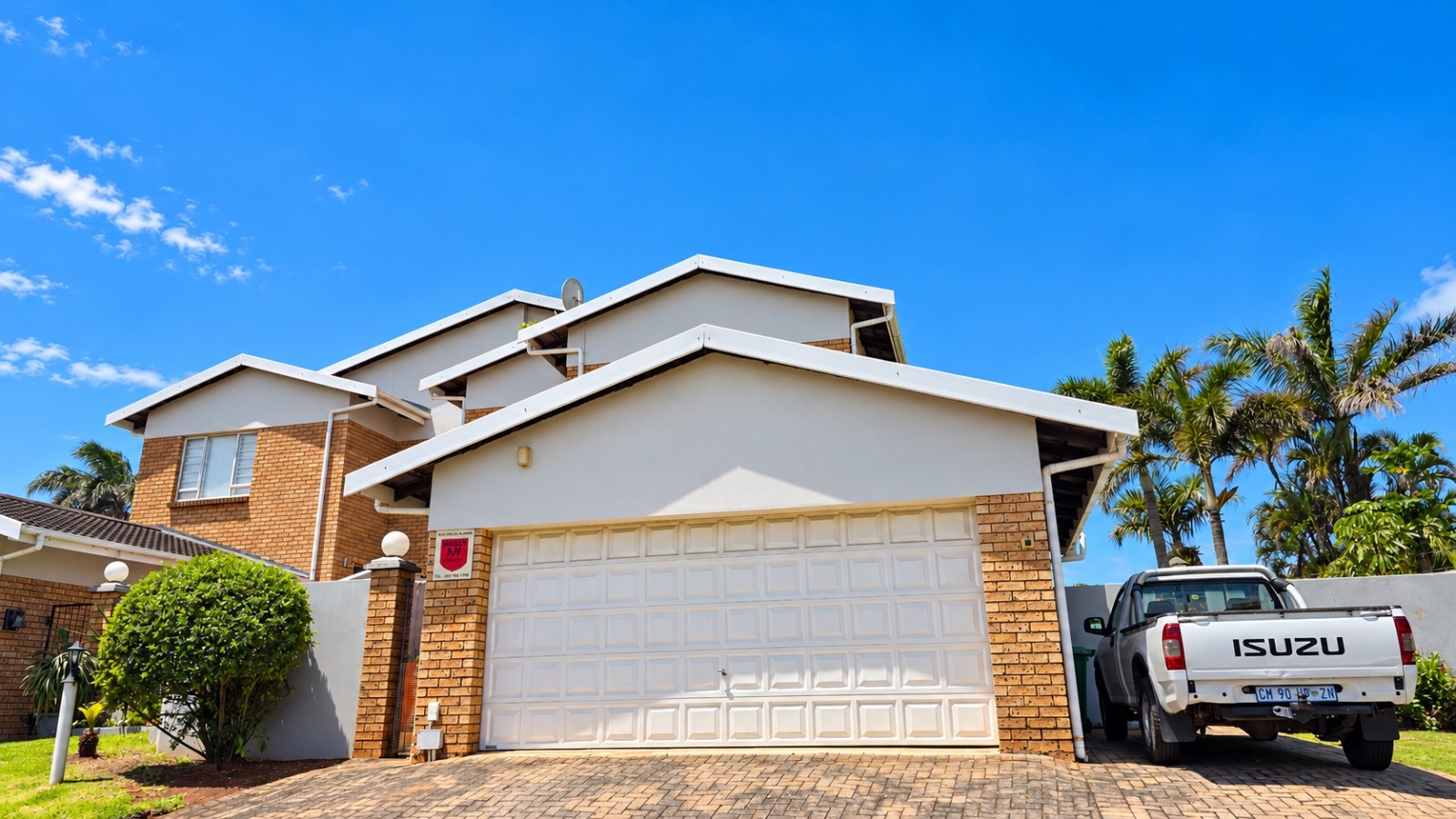 3 Bedroom Townhouse for Sale in Manaba Beach in Manaba Beach