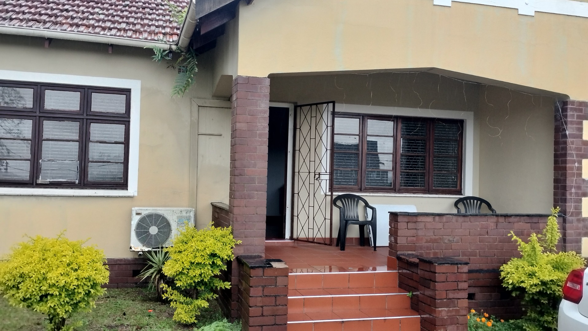3 Bedroom Townhouse for Sale in Queensburgh Central in Queensburgh Central