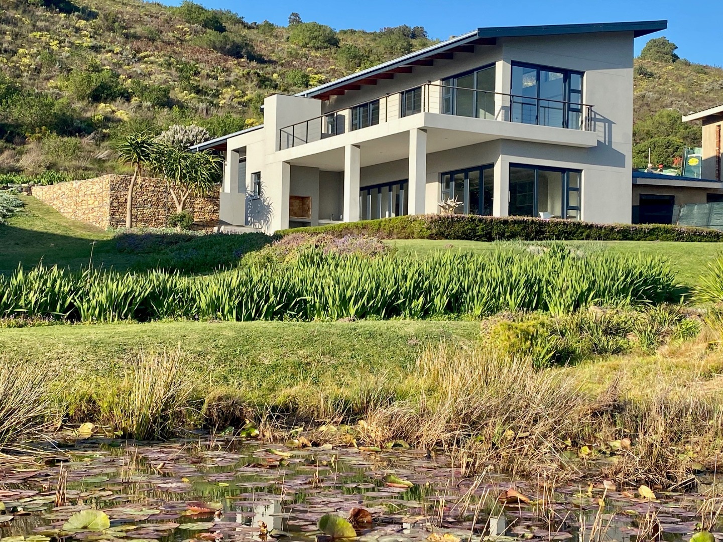 2 Bedroom House For Sale in Fernwood Estate RE/MAX™ of Southern Africa