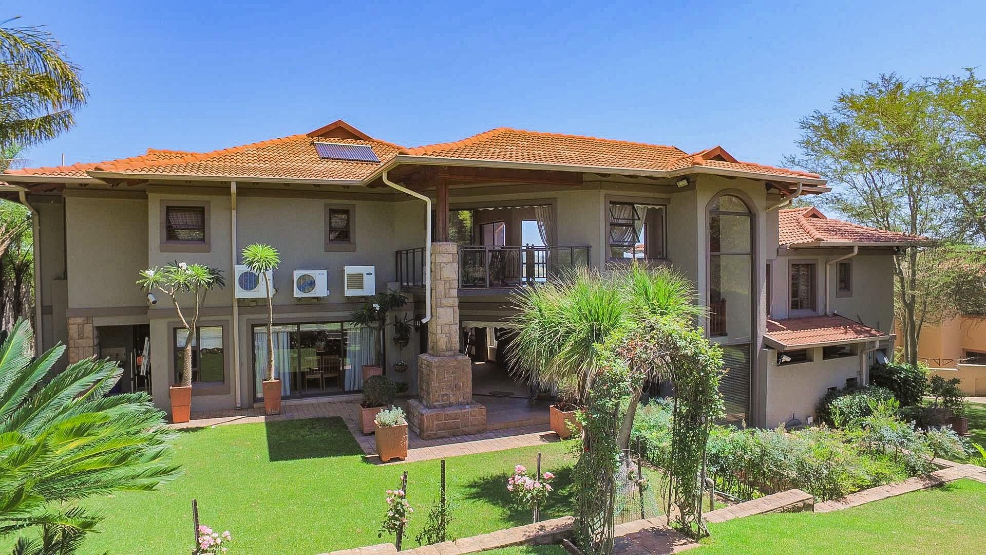 5 Bedroom House For Sale in Birdwood Estate RE/MAX™ of Southern Africa