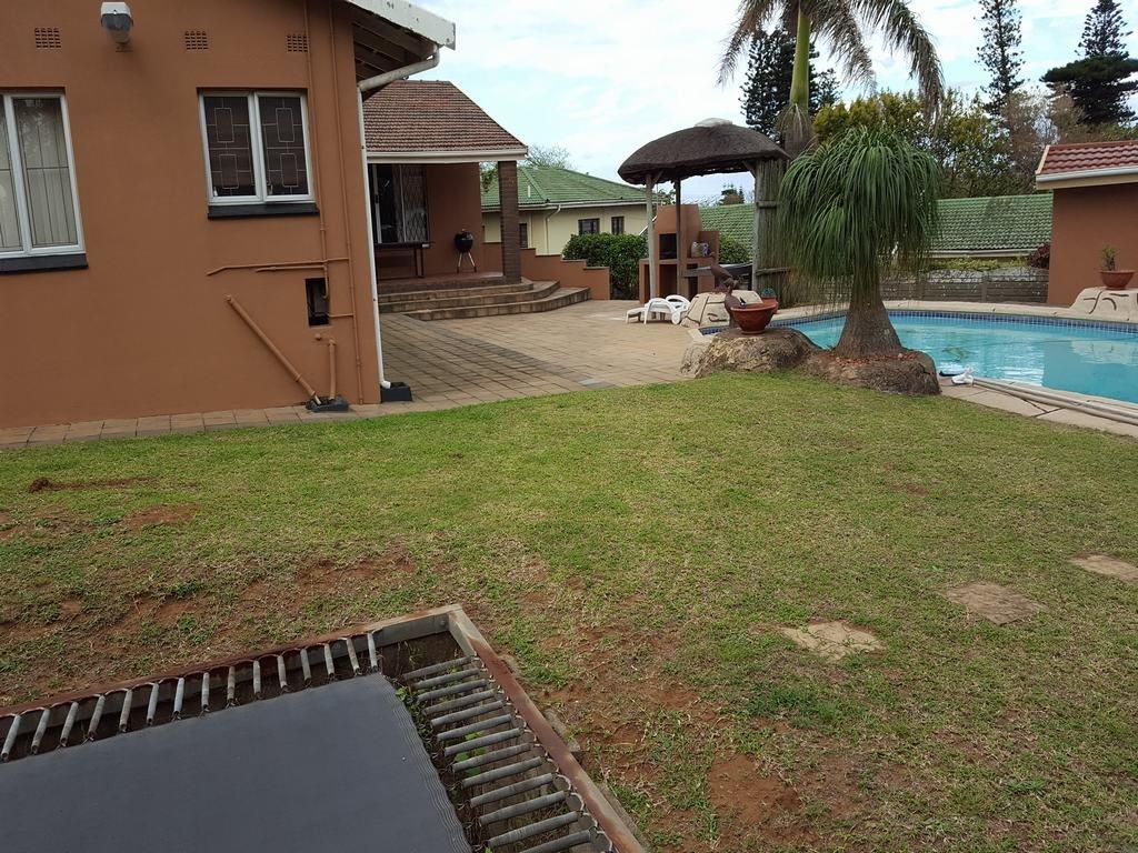 4 Bedroom House For Sale in Athlone Park RE/MAX™ of Southern Africa