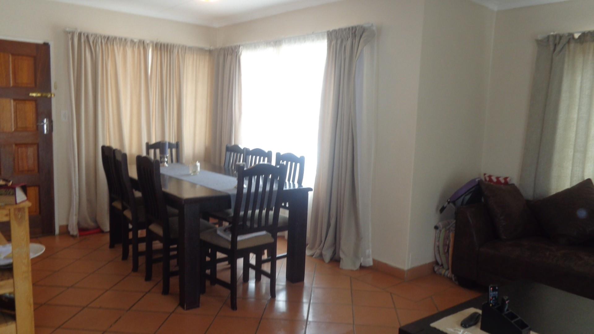 3 Bedroom House To Rent in Faerie Glen RE/MAX™ of Southern Africa