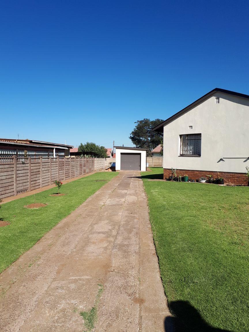 3 Bedroom House For Sale in Witbank Central RE/MAX™ of Southern Africa