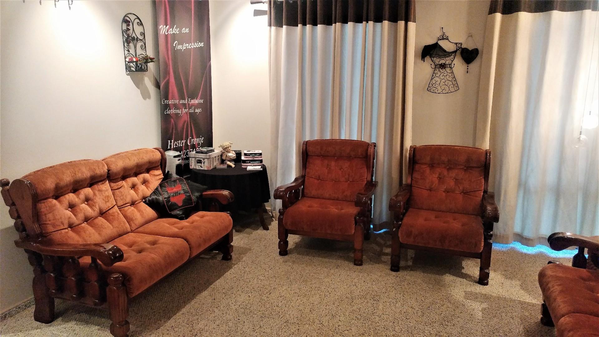 5 Bedroom House For Sale in Shandon Estate RE/MAX™ of Southern Africa