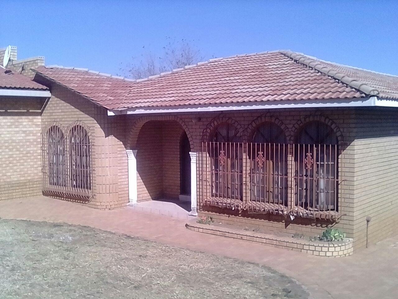 3 Bedroom House For Sale in Winchester Hills RE/MAX™ of Southern Africa