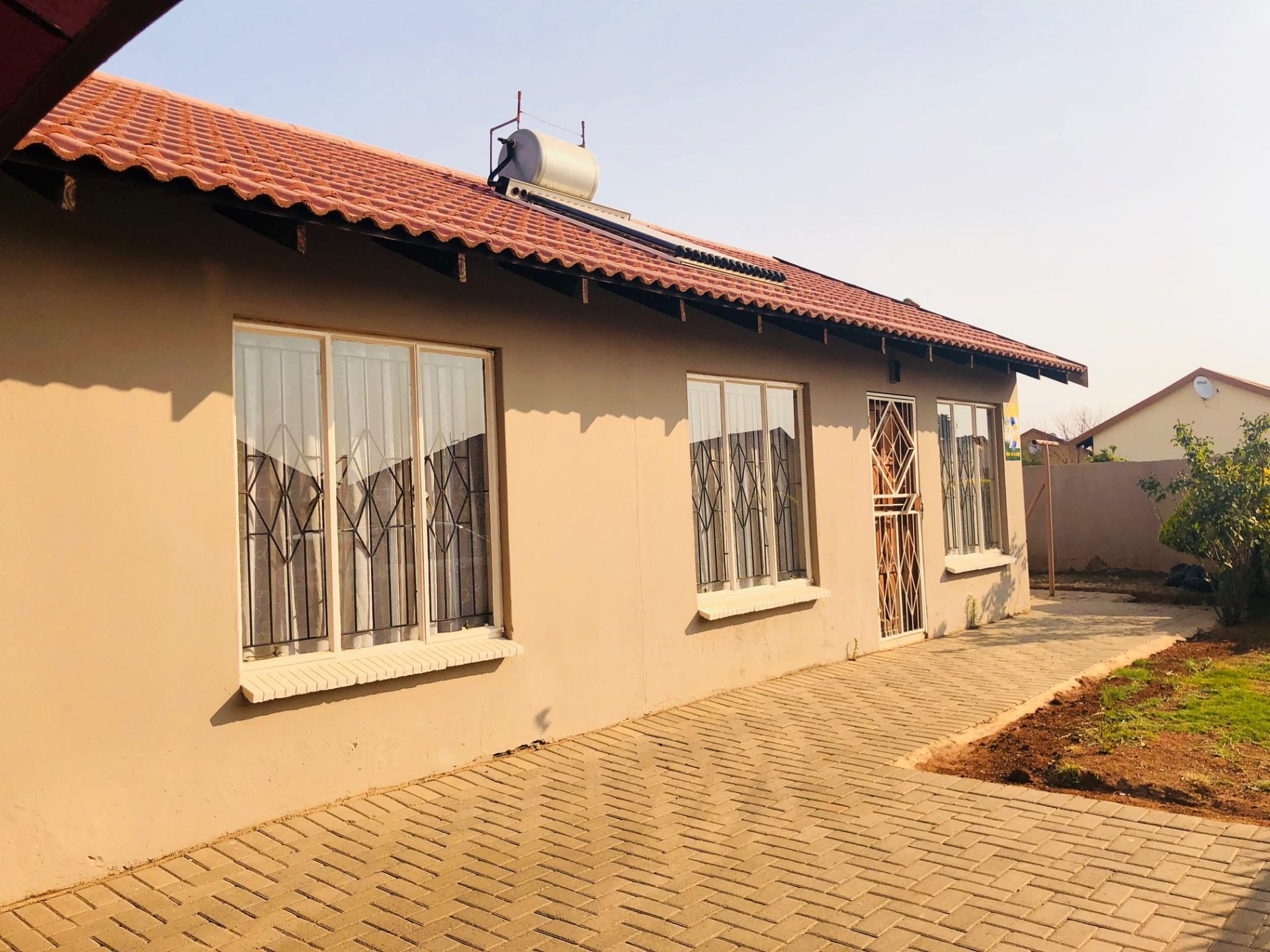 3 Bedroom House For Sale in Boitekong RE/MAX™ of Southern Africa