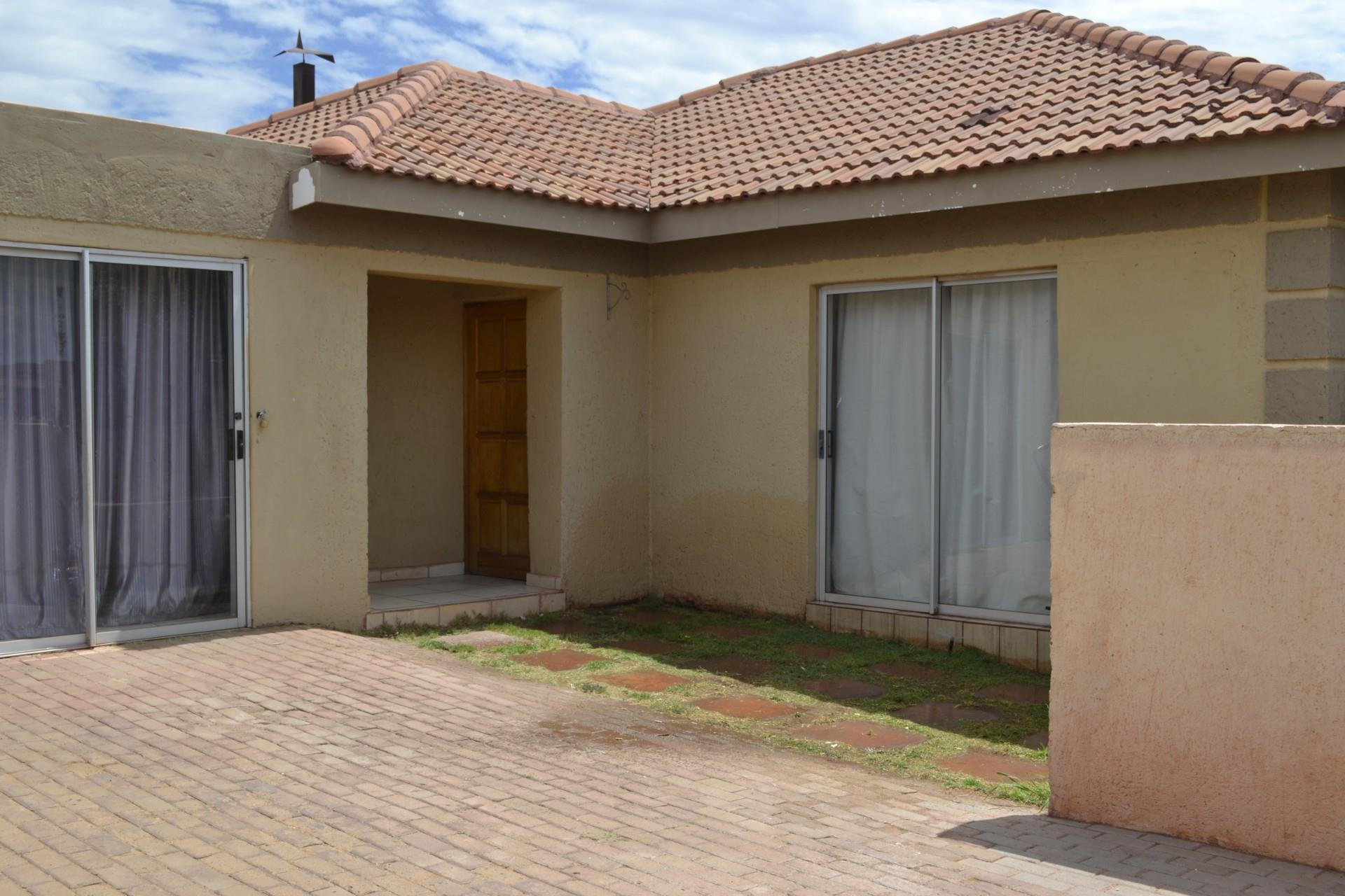 3 Bedroom House For Sale in Kathu RE/MAX™ of Southern Africa