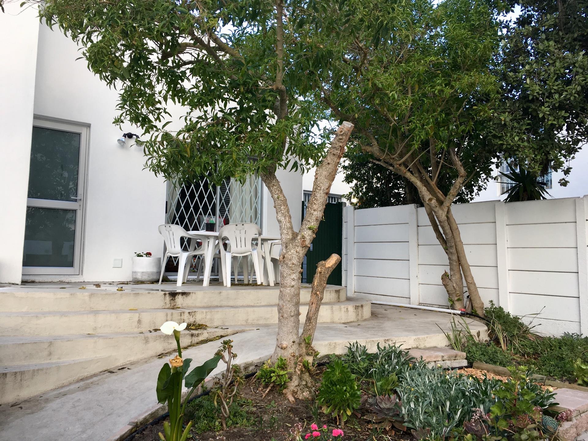 Property for sale in Marina Da Gama RE/MAX™ of Southern Africa