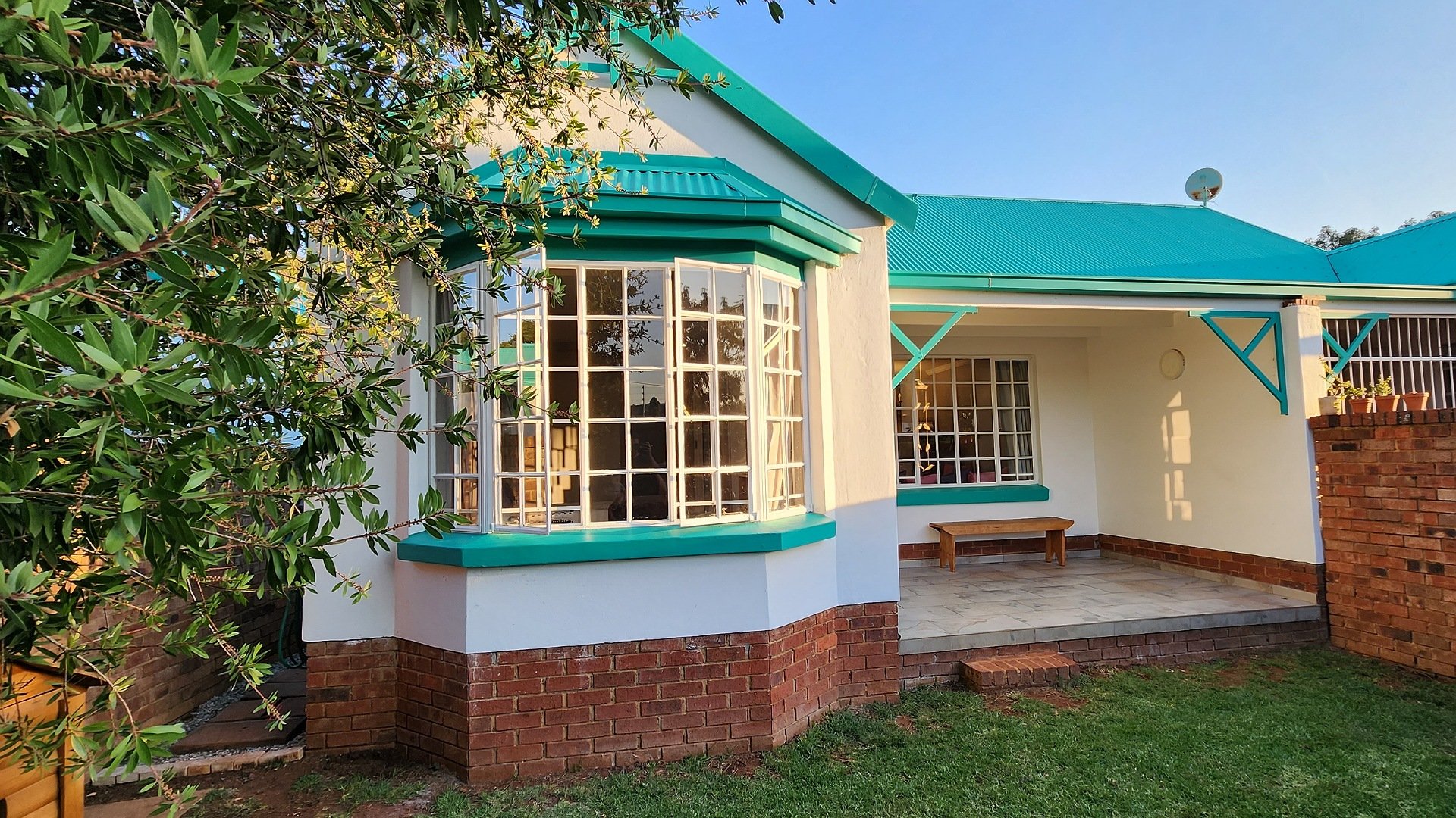 2 Bedroom Townhouse For Sale in Faerie Glen RE/MAX™ of Southern Africa