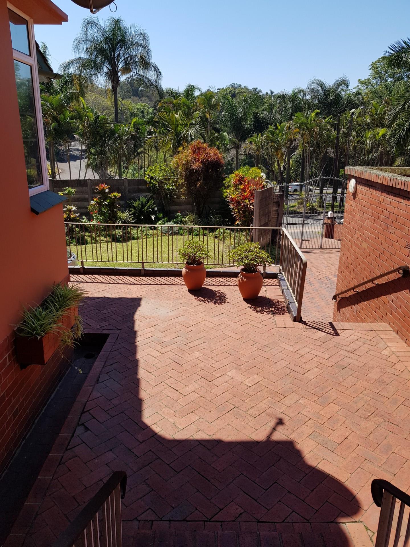 3 Bedroom House For Sale in Sherwood RE/MAX™ of Southern Africa