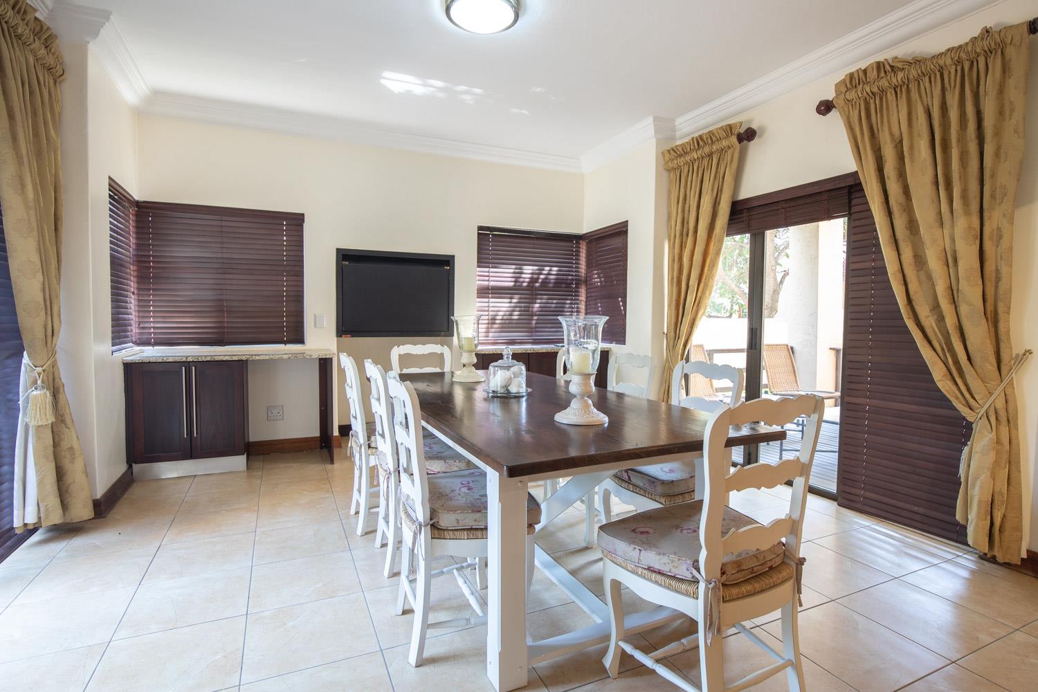 5 Bedroom House For Sale in Boardwalk Meander RE/MAX™ of Southern Africa