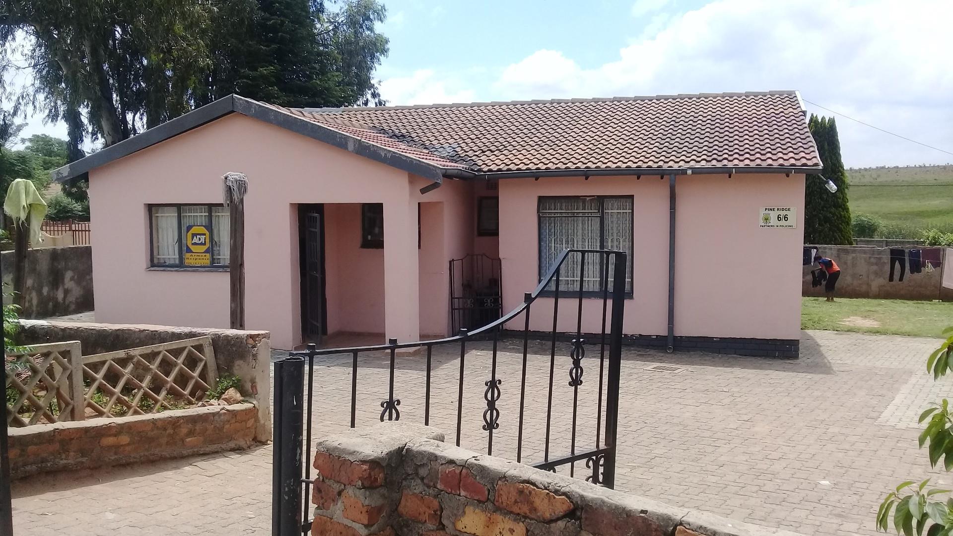 3 Bedroom House For Sale in Pine Ridge RE/MAX™ of Southern Africa
