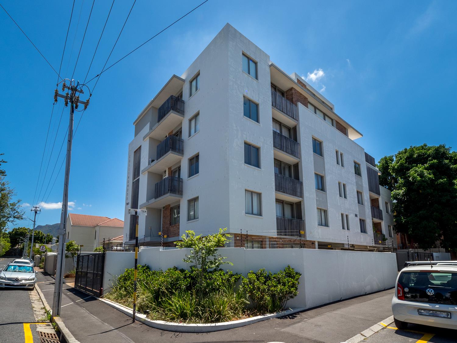 2 Bedroom Apartment / Flat For Sale in Claremont Upper RE/MAX™ of