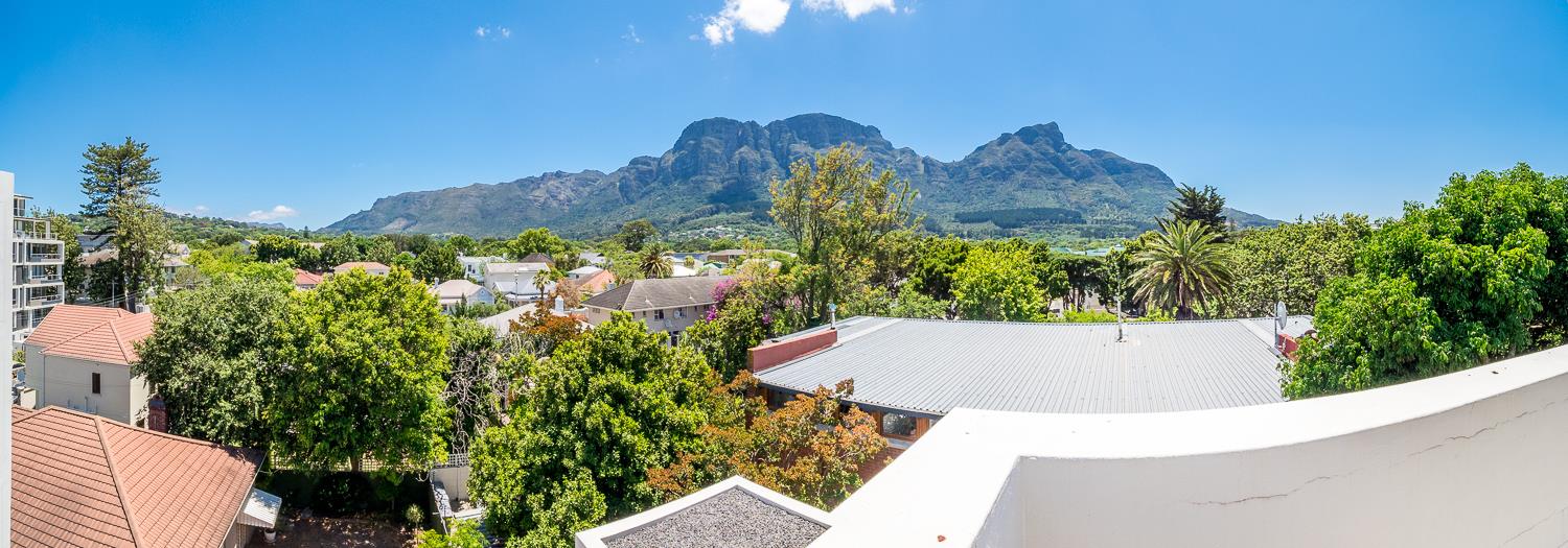 2 Bedroom Apartment / Flat For Sale in Claremont Upper RE/MAX™ of Southern Africa