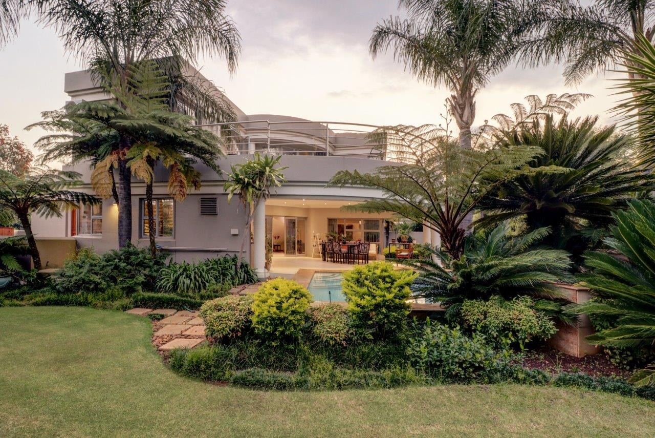 4 Bedroom House For Sale in Woodhill Golf Estate RE/MAX™ of Southern