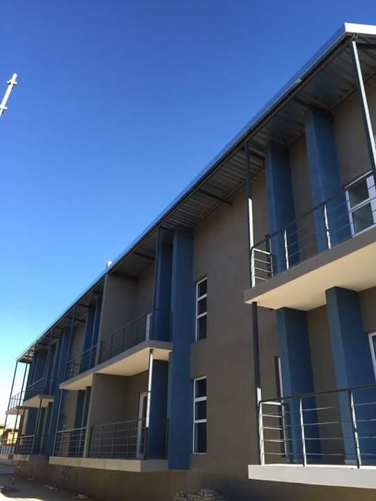 2 Bedroom Townhouse For Sale in Rocky Crest | RE/MAX™ of ...