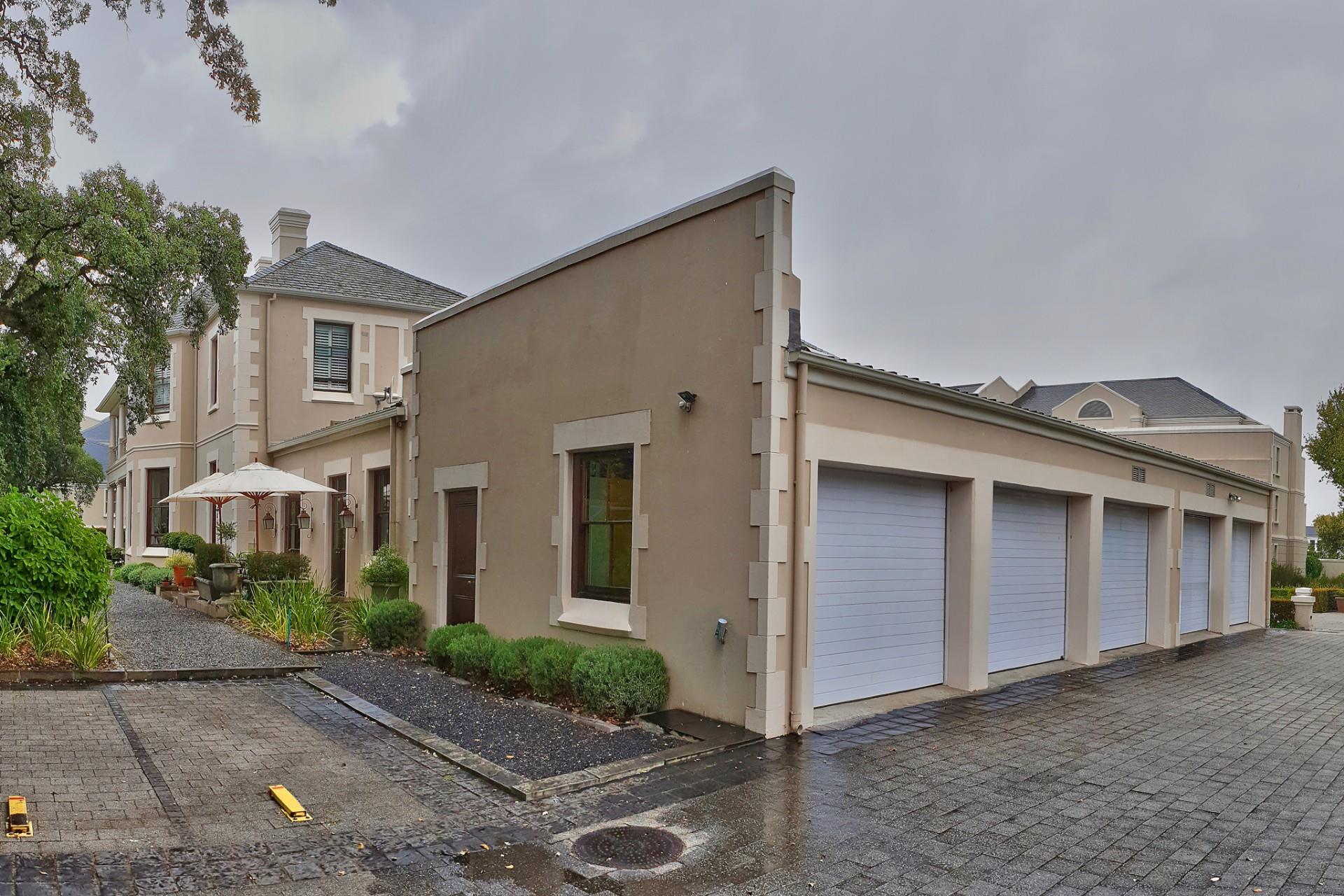 4 Bedroom House For Sale in Newlands RE/MAX™ of Southern Africa