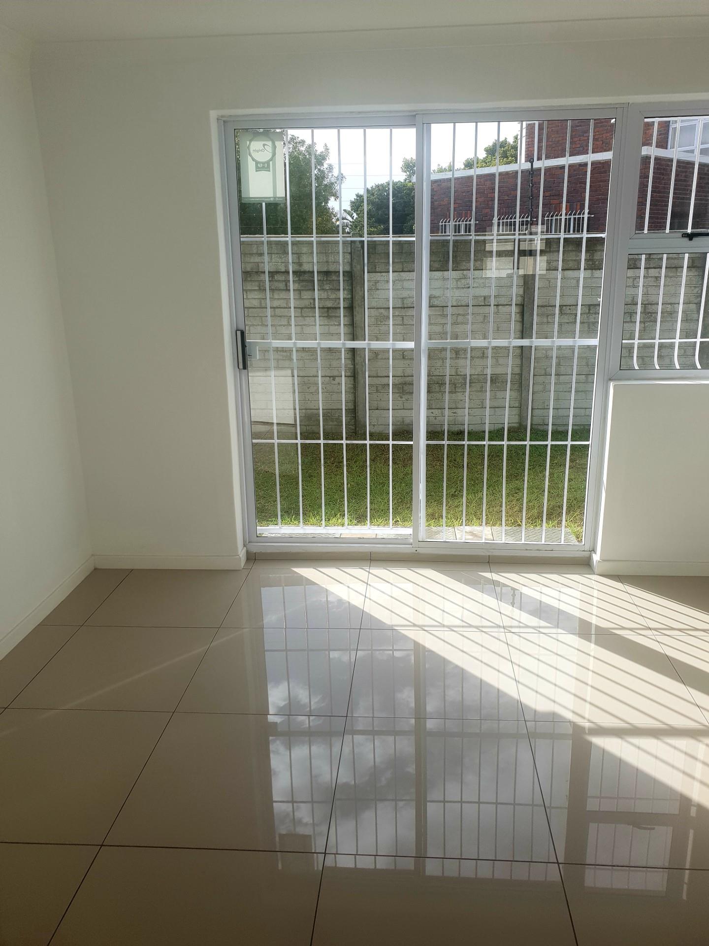 3 Bedroom Townhouse For Sale in Hazendal RE/MAX™ of Southern Africa