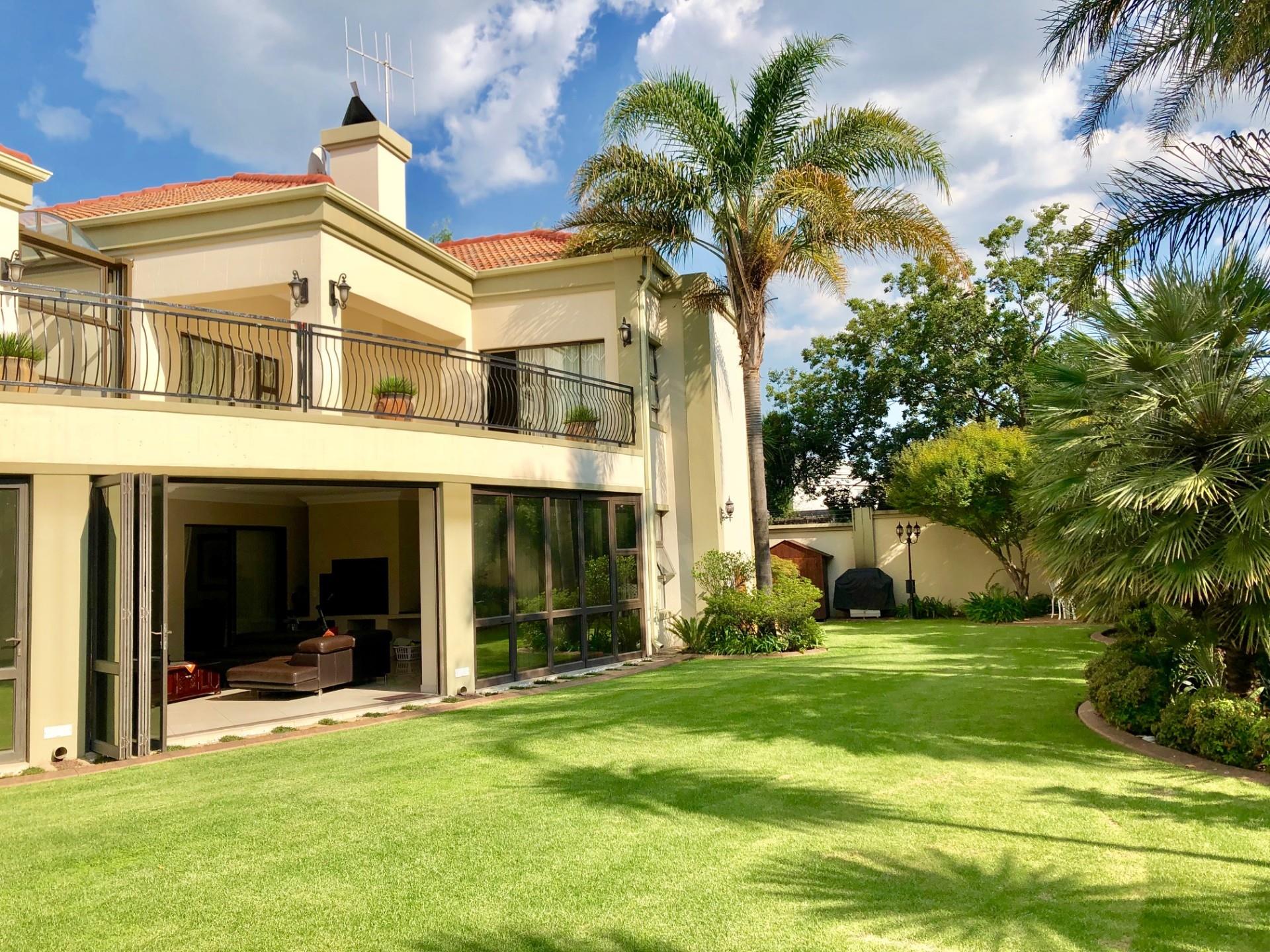 5 Bedroom House For Sale in Vanderbijlpark SW 5 RE/MAX™ of Southern