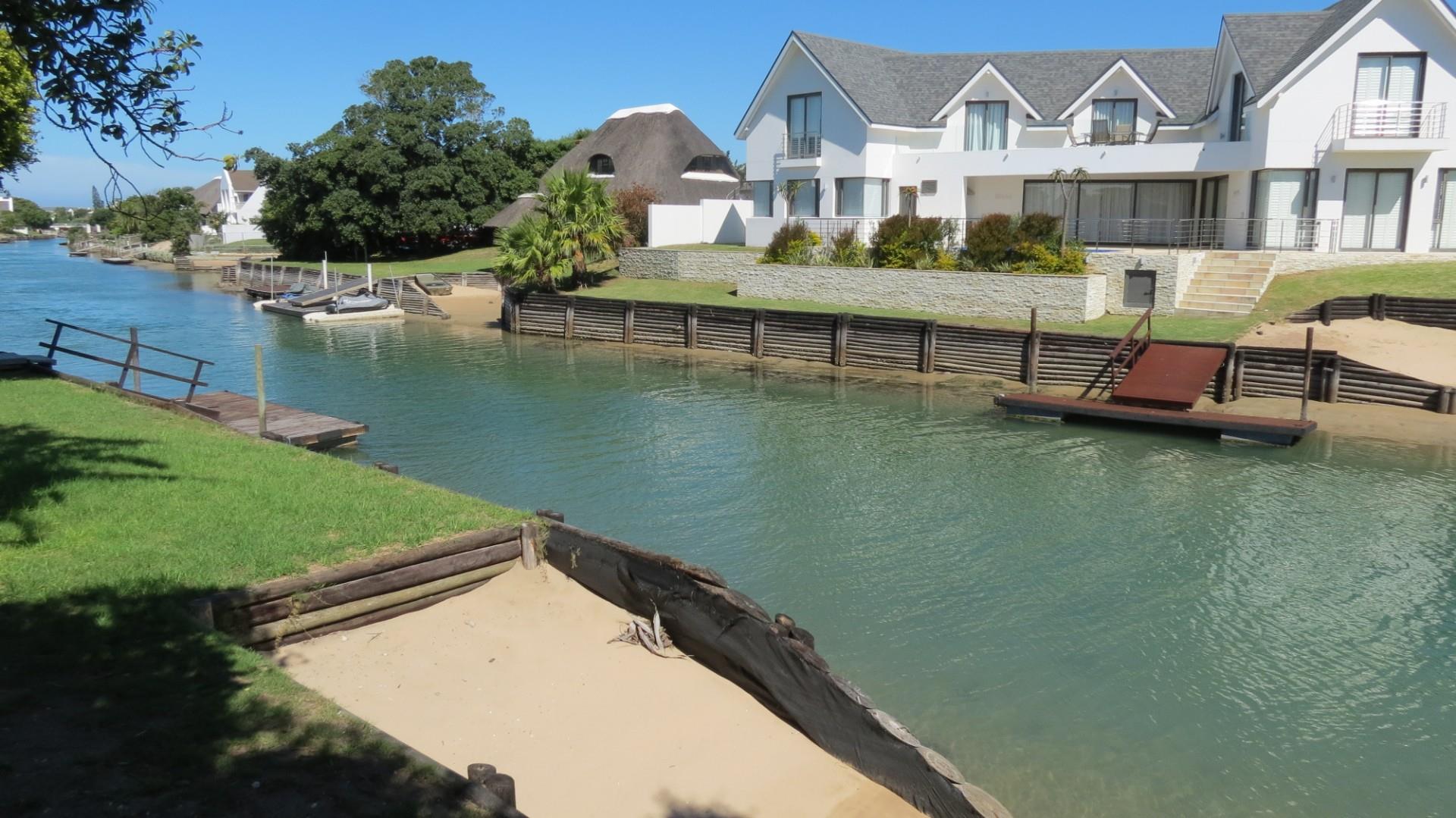 4 Bedroom House For Sale in Canals RE/MAX™ of Southern Africa