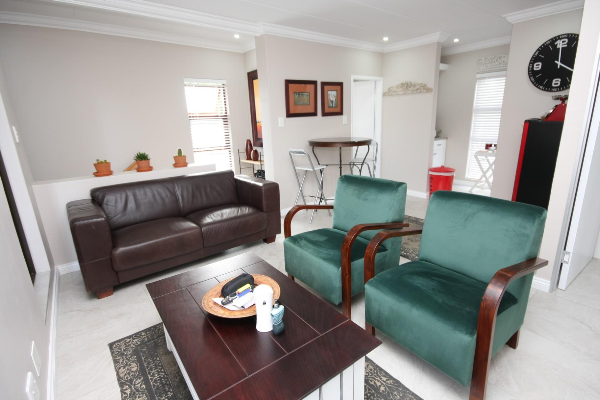 2 Bedroom Apartment / Flat To Rent in Silver Lakes Golf Estate RE/MAX