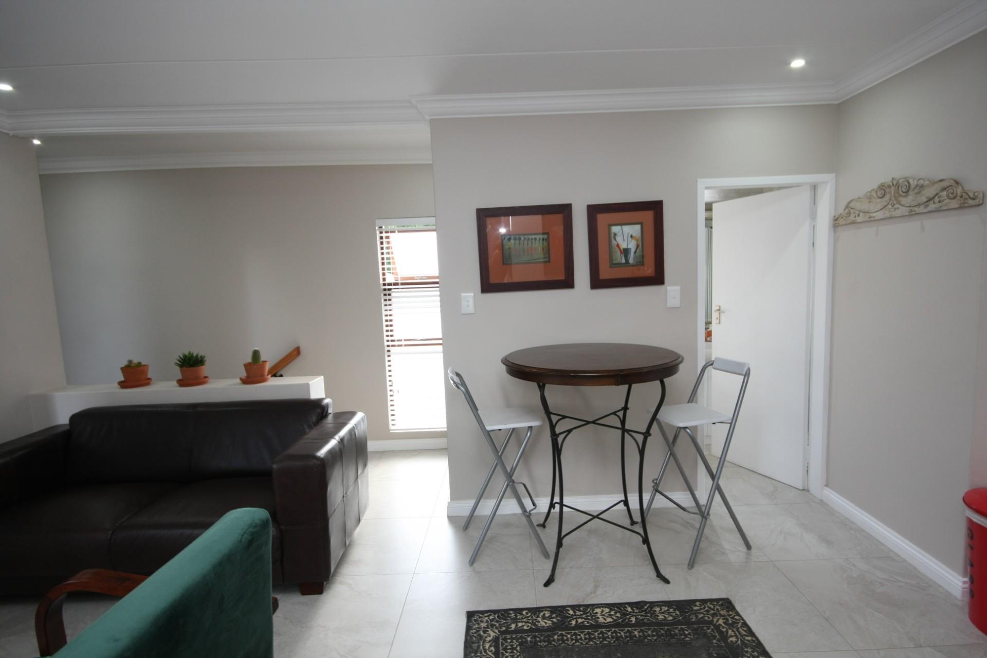 2 Bedroom Apartment / Flat To Rent in Silver Lakes Golf Estate RE/MAX