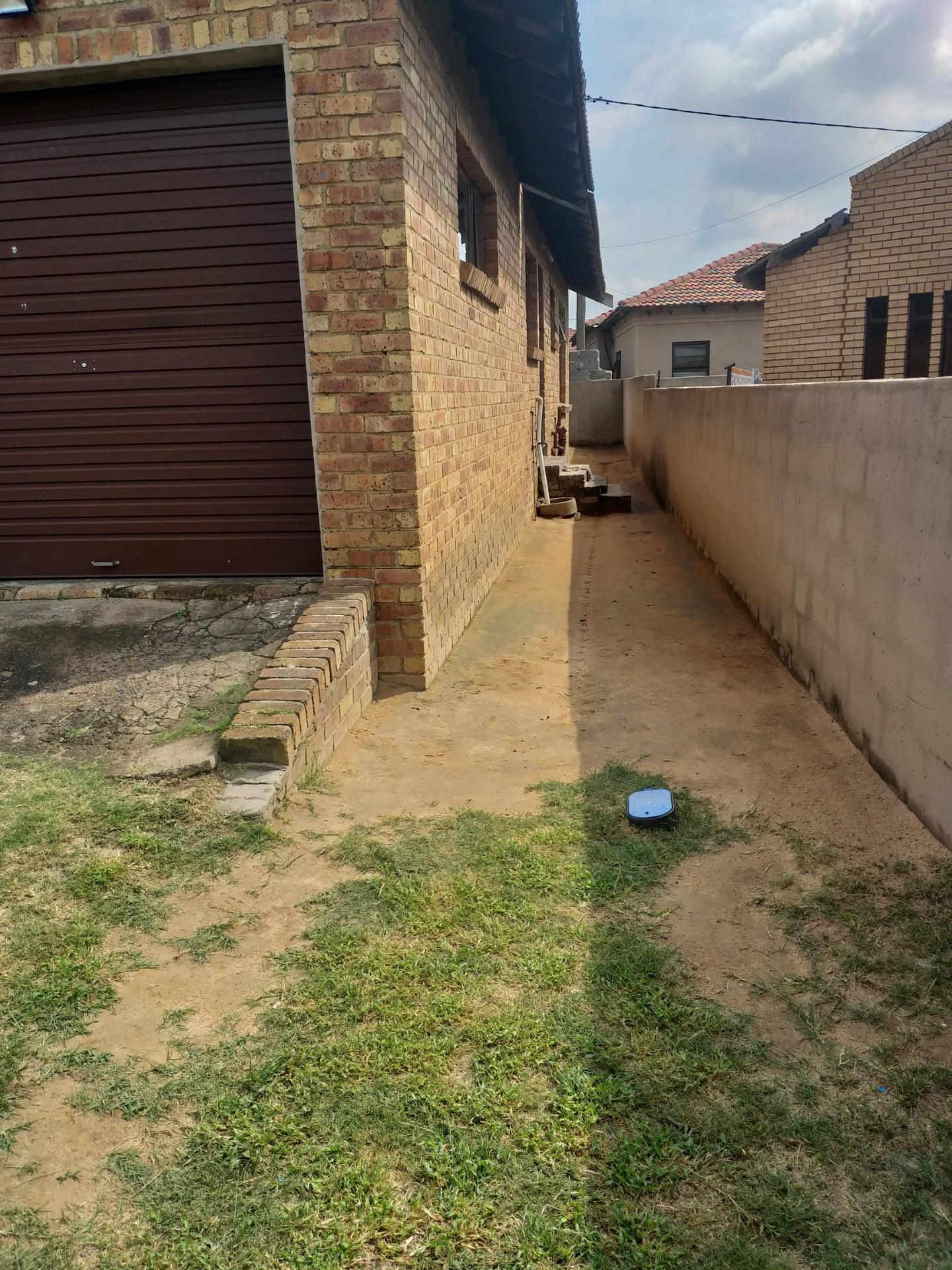 3 Bedroom House For Sale in Kwaguqa RE/MAX™ of Southern Africa