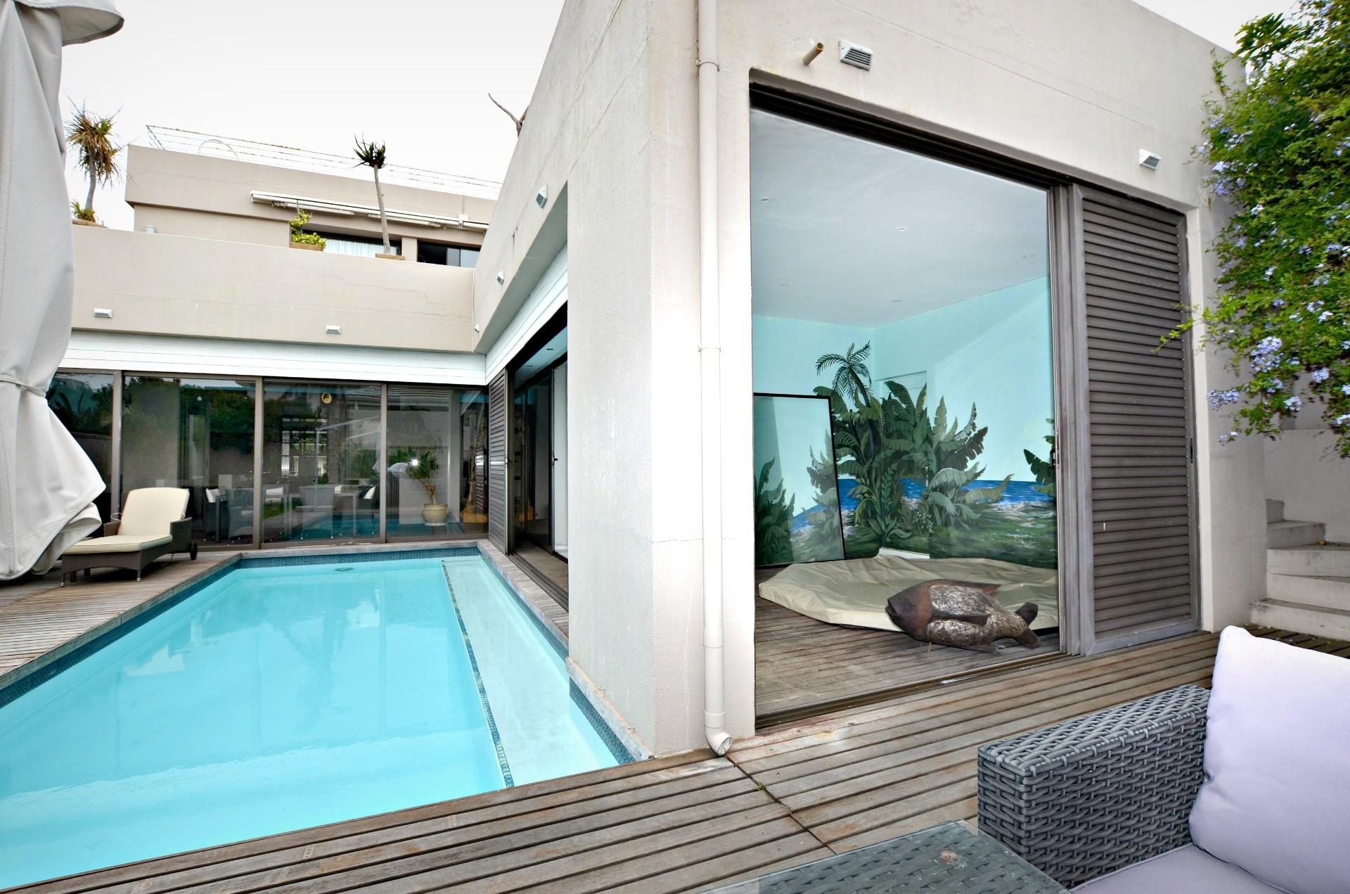 5 Bedroom House For Sale in Sunset Links RE/MAX™ of Southern Africa