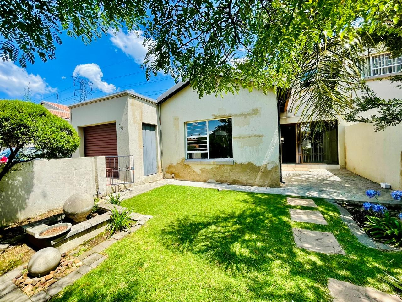 2 Bedroom Townhouse To Rent in Oakdene RE/MAX™ of Southern Africa