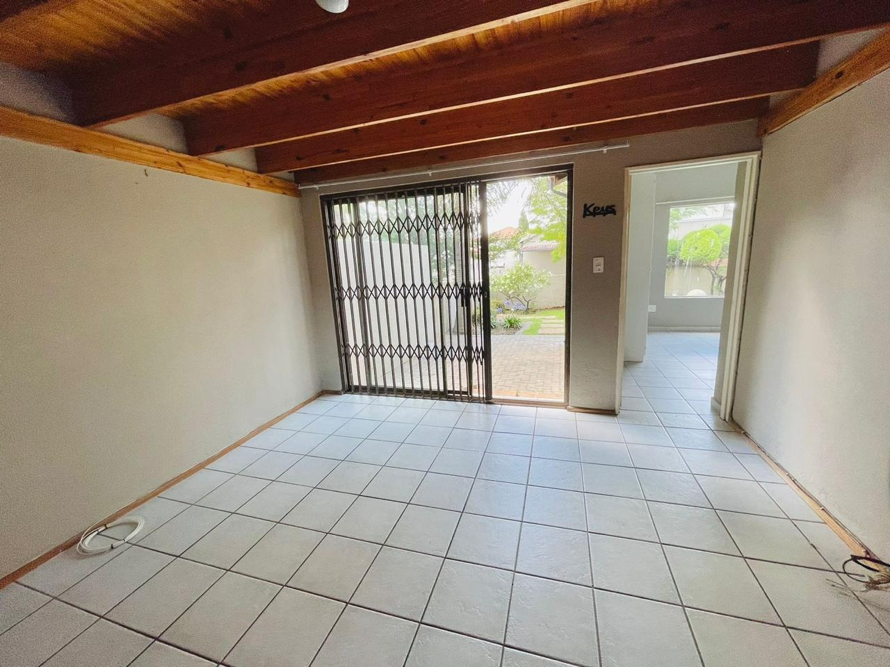 2 Bedroom Townhouse To Rent in Oakdene RE/MAX™ of Southern Africa