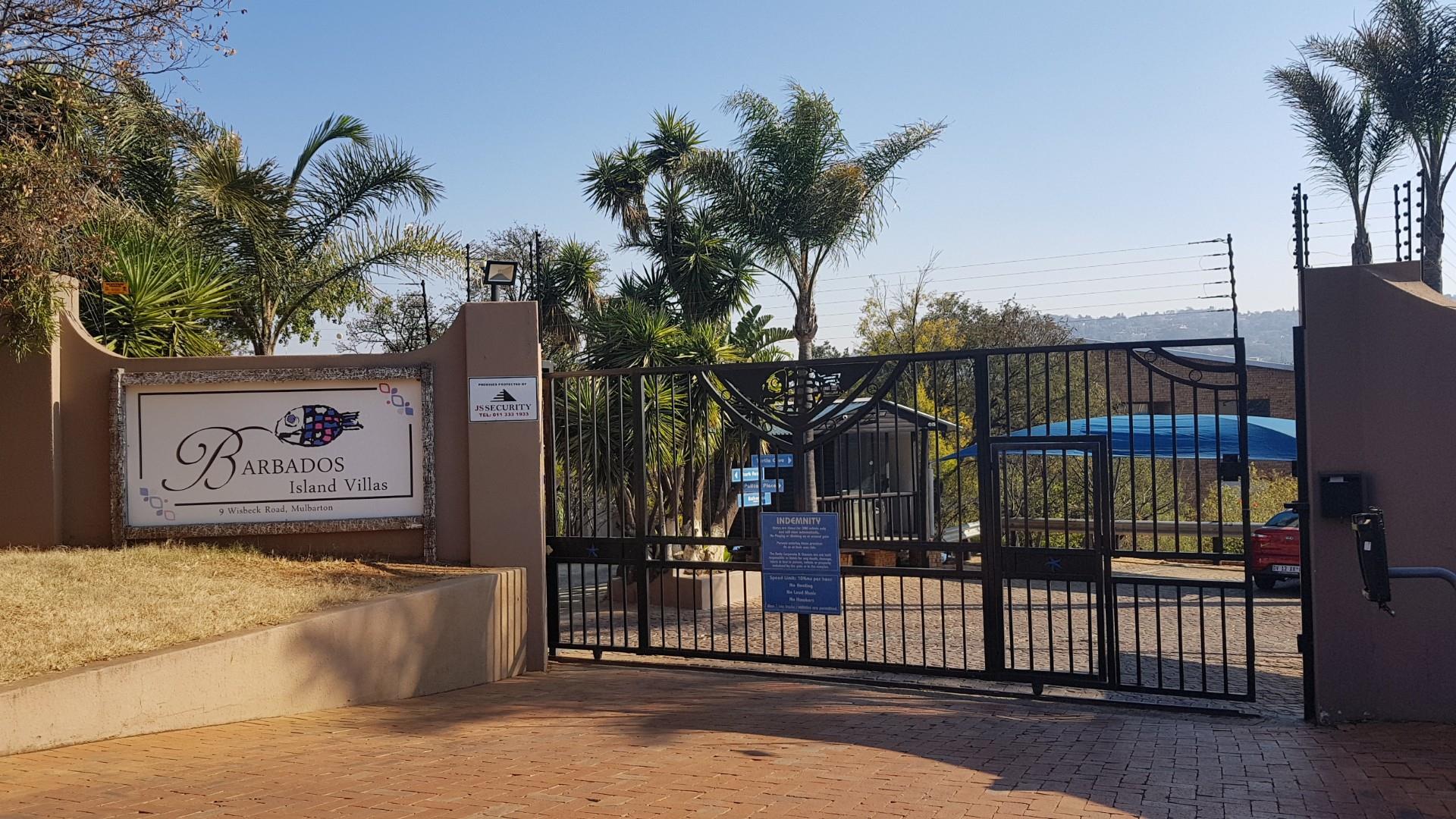 2 Bedroom Townhouse For Sale in Mulbarton RE/MAX™ of Southern Africa