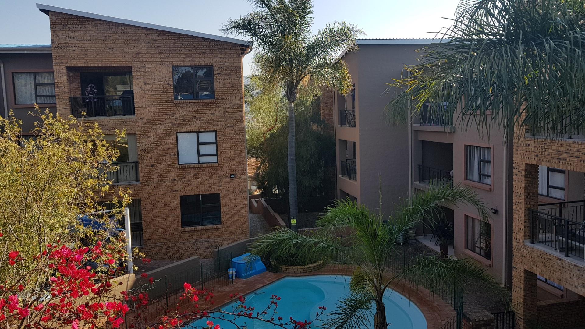 2 Bedroom Townhouse For Sale in Mulbarton RE/MAX™ of Southern Africa