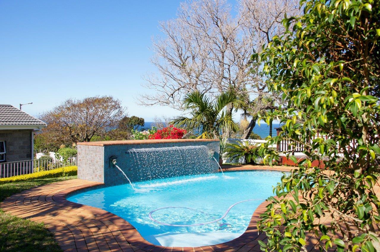 3 Bedroom House For Sale in Leisure Bay RE/MAX™ of Southern Africa