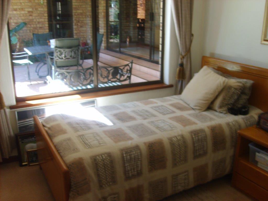 4 Bedroom House For Sale in Glenvista RE/MAX™ of Southern Africa