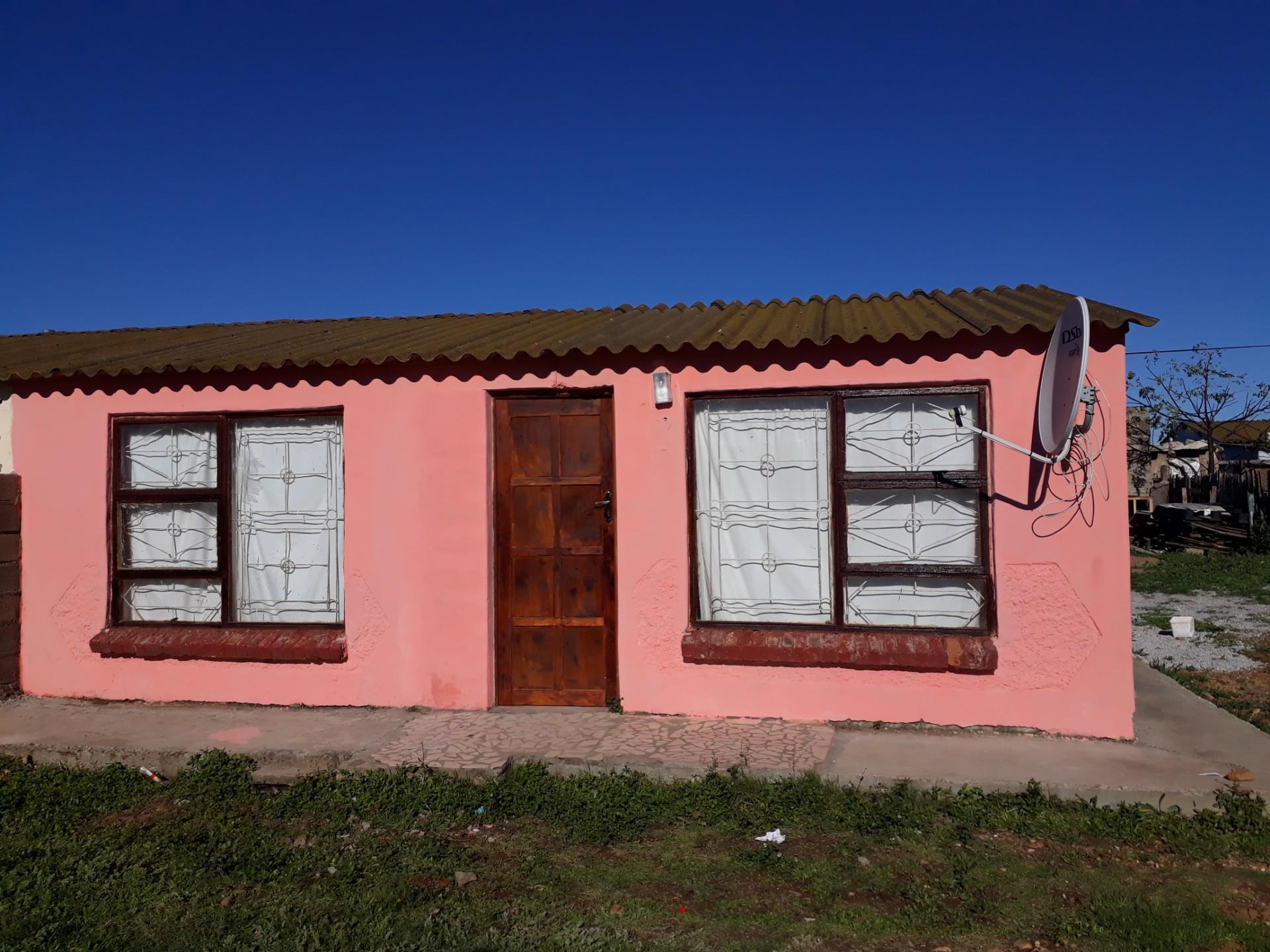 2 Bedroom House For Sale in Zwide RE/MAX™ of Southern Africa