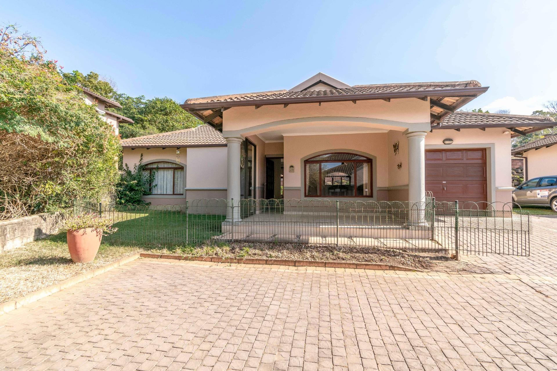 2 Bedroom House For Sale in Le Domaine RE/MAX™ of Southern Africa