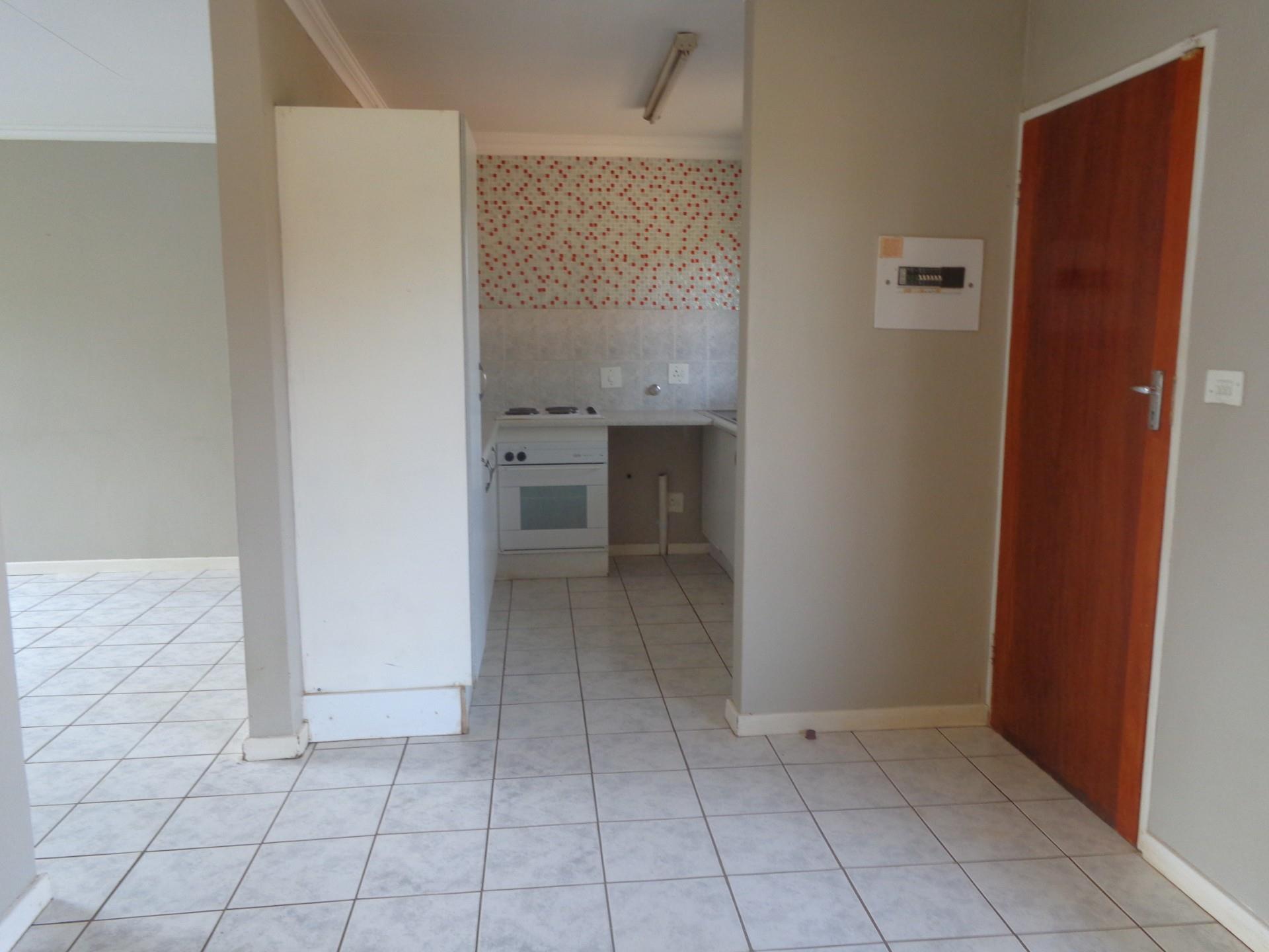 2 Bedroom House To Rent in Elarduspark RE/MAX™ of Southern Africa