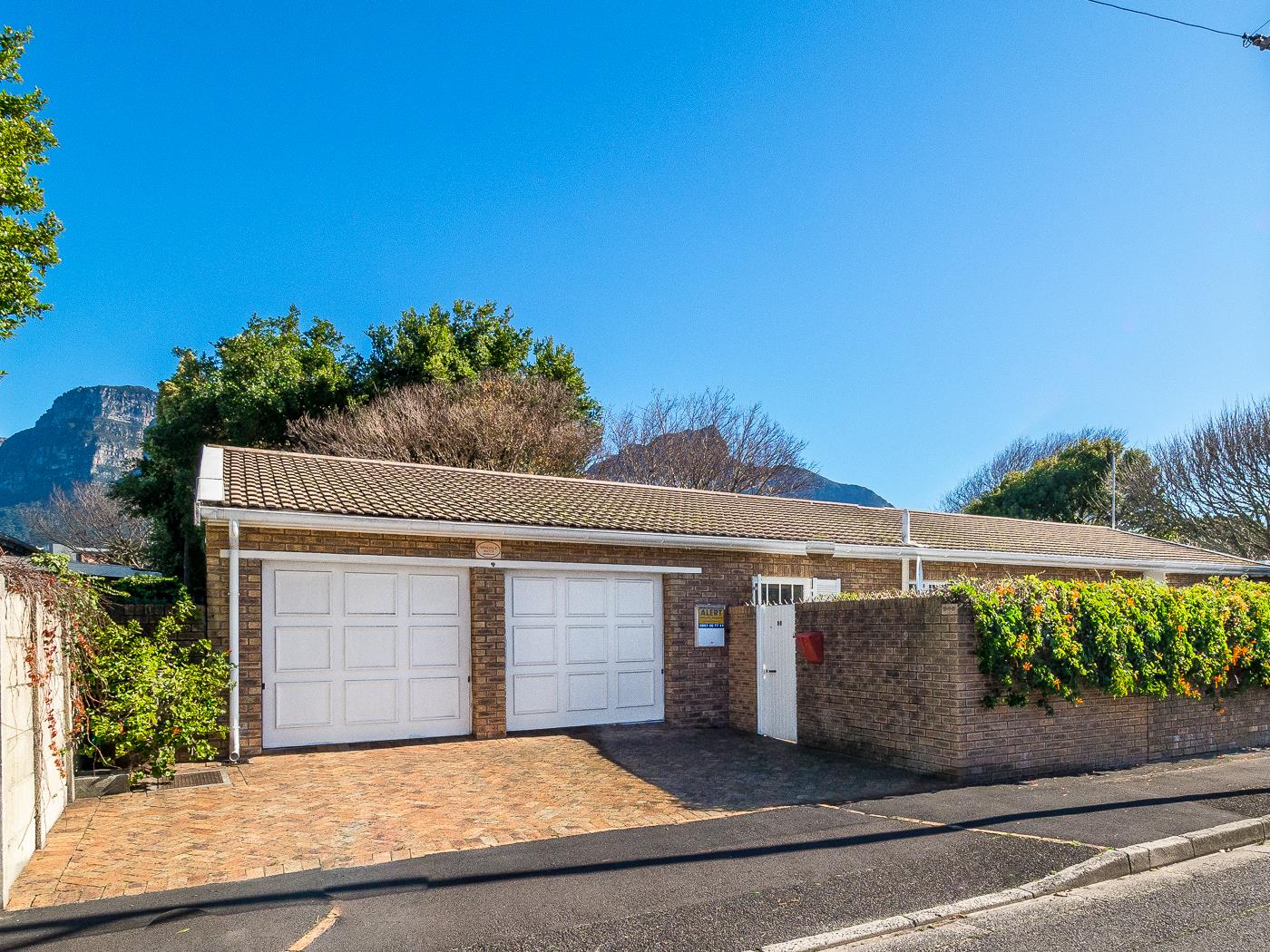 3 Bedroom House For Sale in Claremont RE/MAX™ of Southern Africa