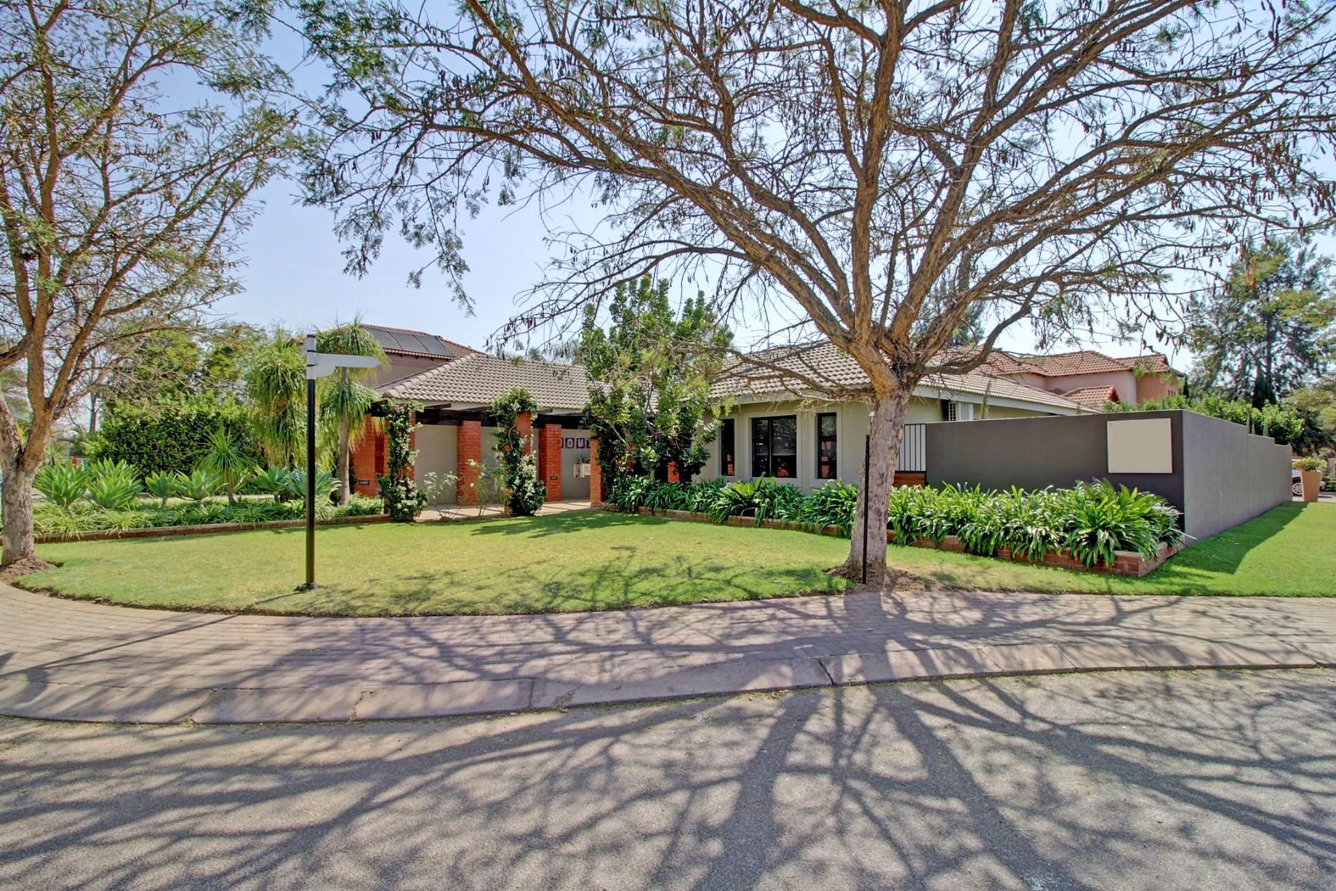 3 Bedroom House For Sale in Willow Acres RE/MAX™ of Southern Africa