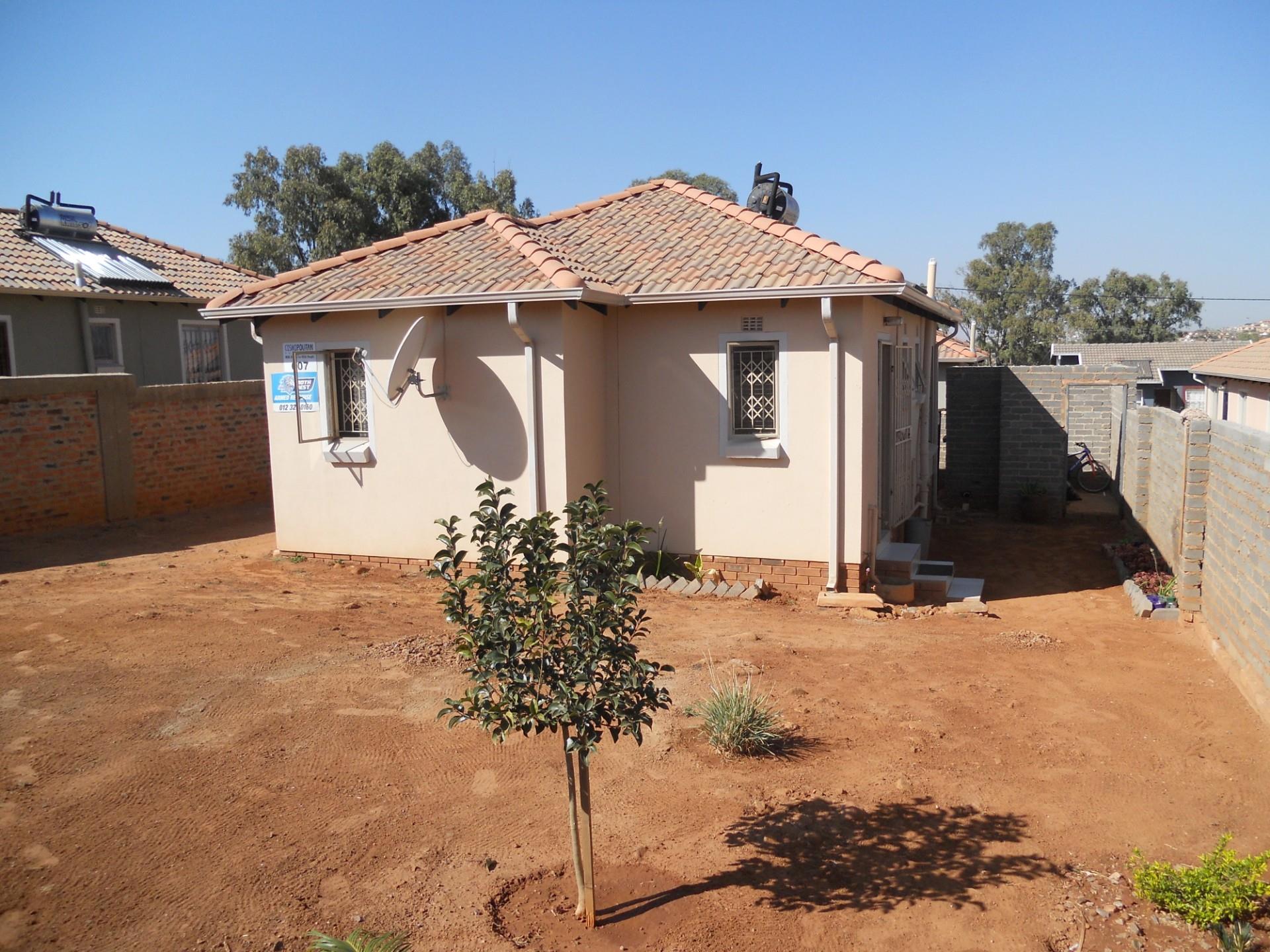 2 Bedroom House For Sale in Mamelodi East RE/MAX™ of Southern Africa