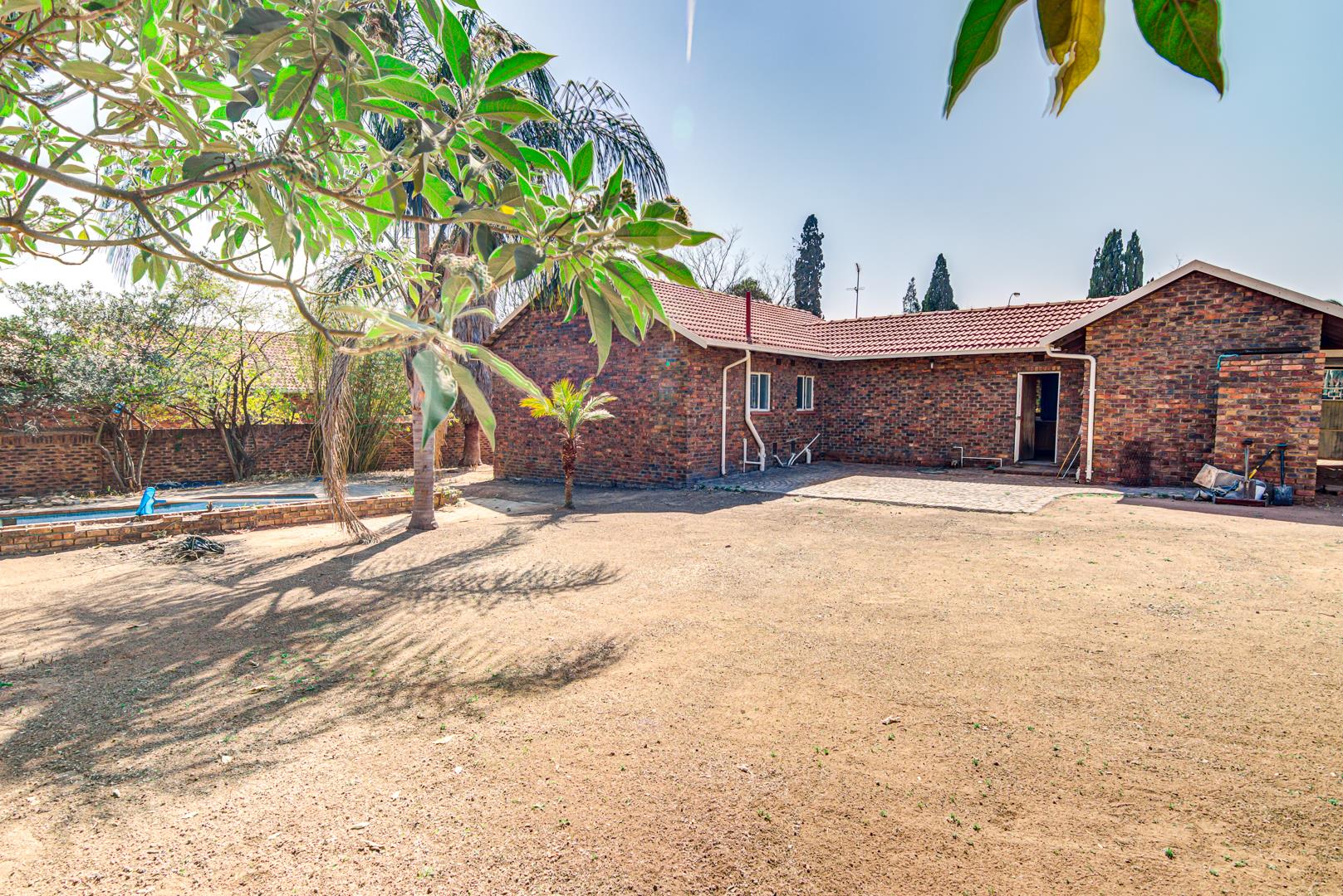 3 Bedroom House For Sale in Norkem Park RE/MAX™ of Southern Africa