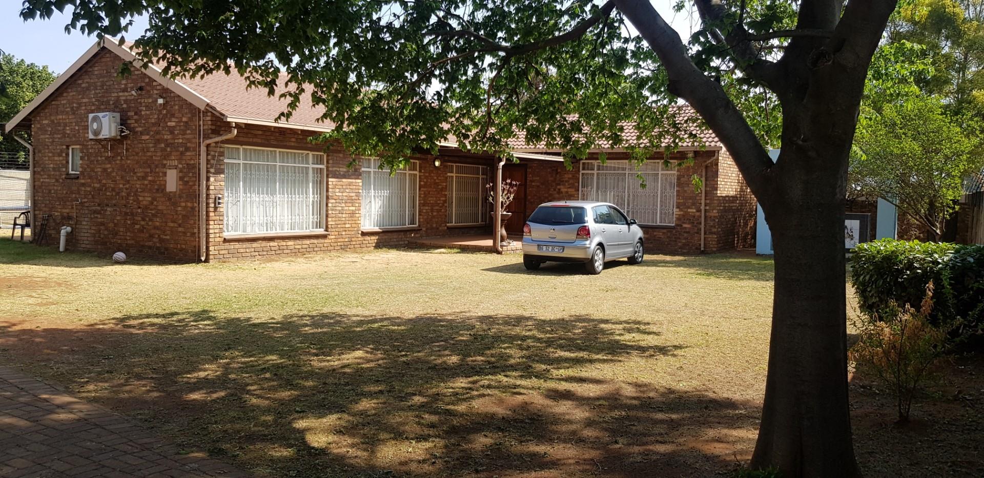 4 Bedroom House For Sale in Mayberry Park RE/MAX™ of Southern Africa