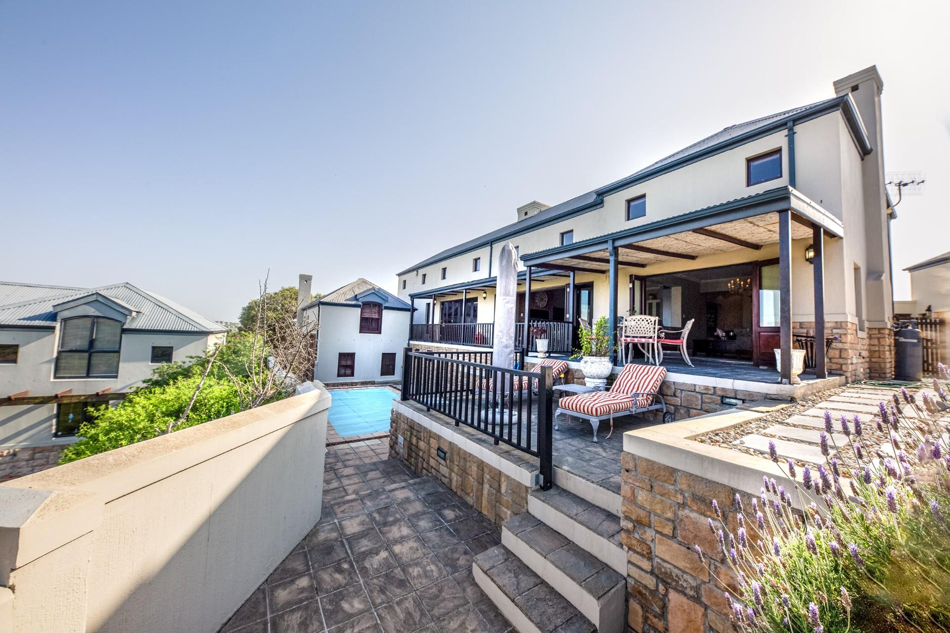 5 Bedroom House For Sale in Atlantic Beach Golf Estate RE/MAX™ of